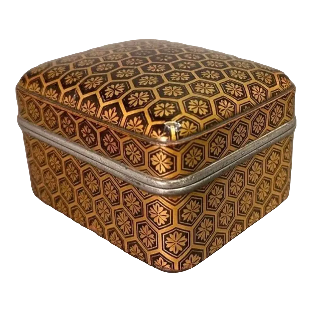 Late 17/Early 18th Century Japanese Edo Period Lacquer Kogo Incense Box