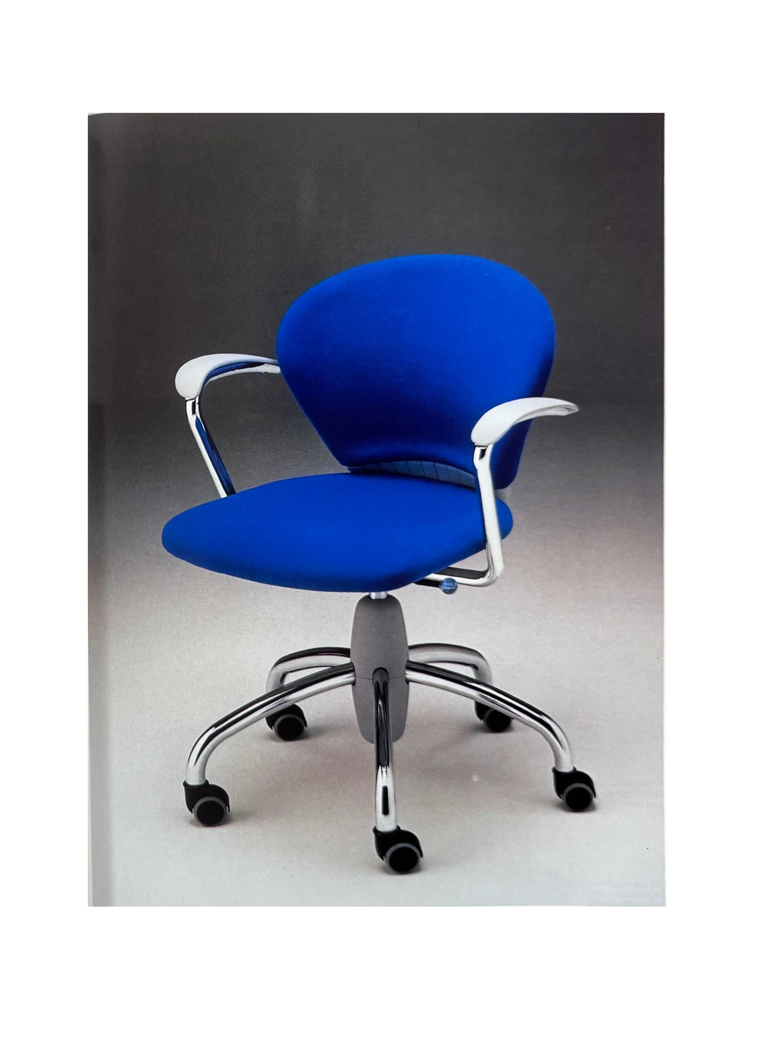 50 Chairs: Innovations in Design and Materials