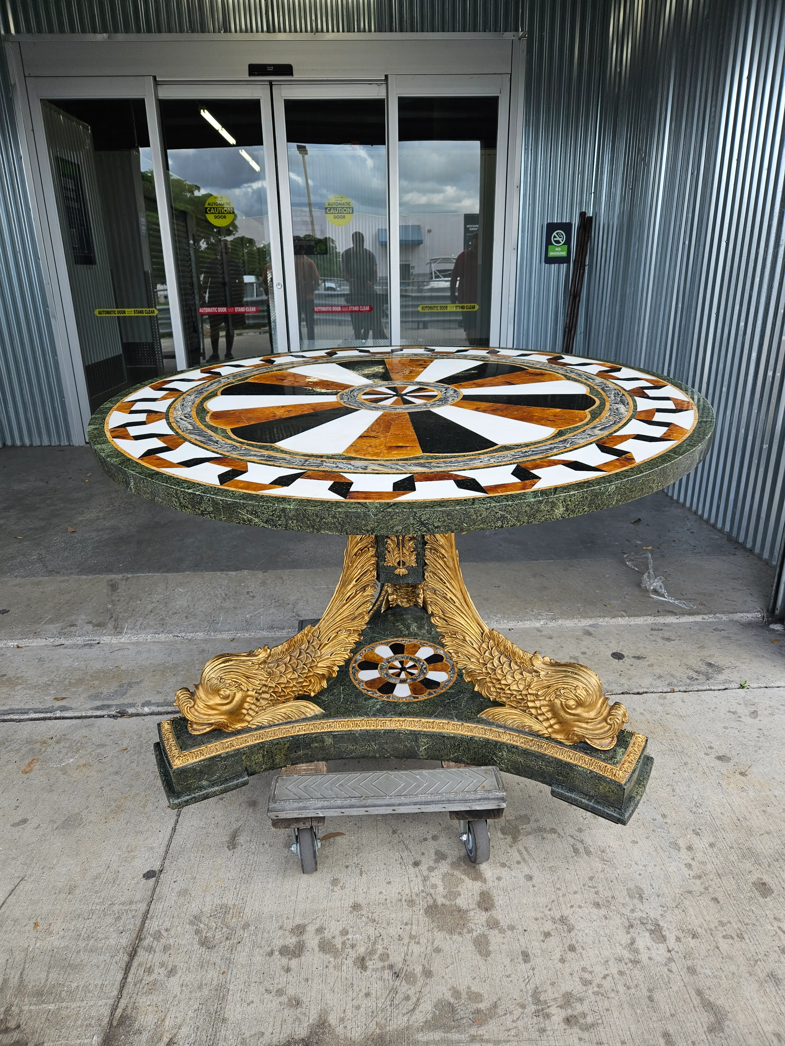 Postmodern Polished and Raw Tessellated Stone Floor Vase, image size:3000x4000