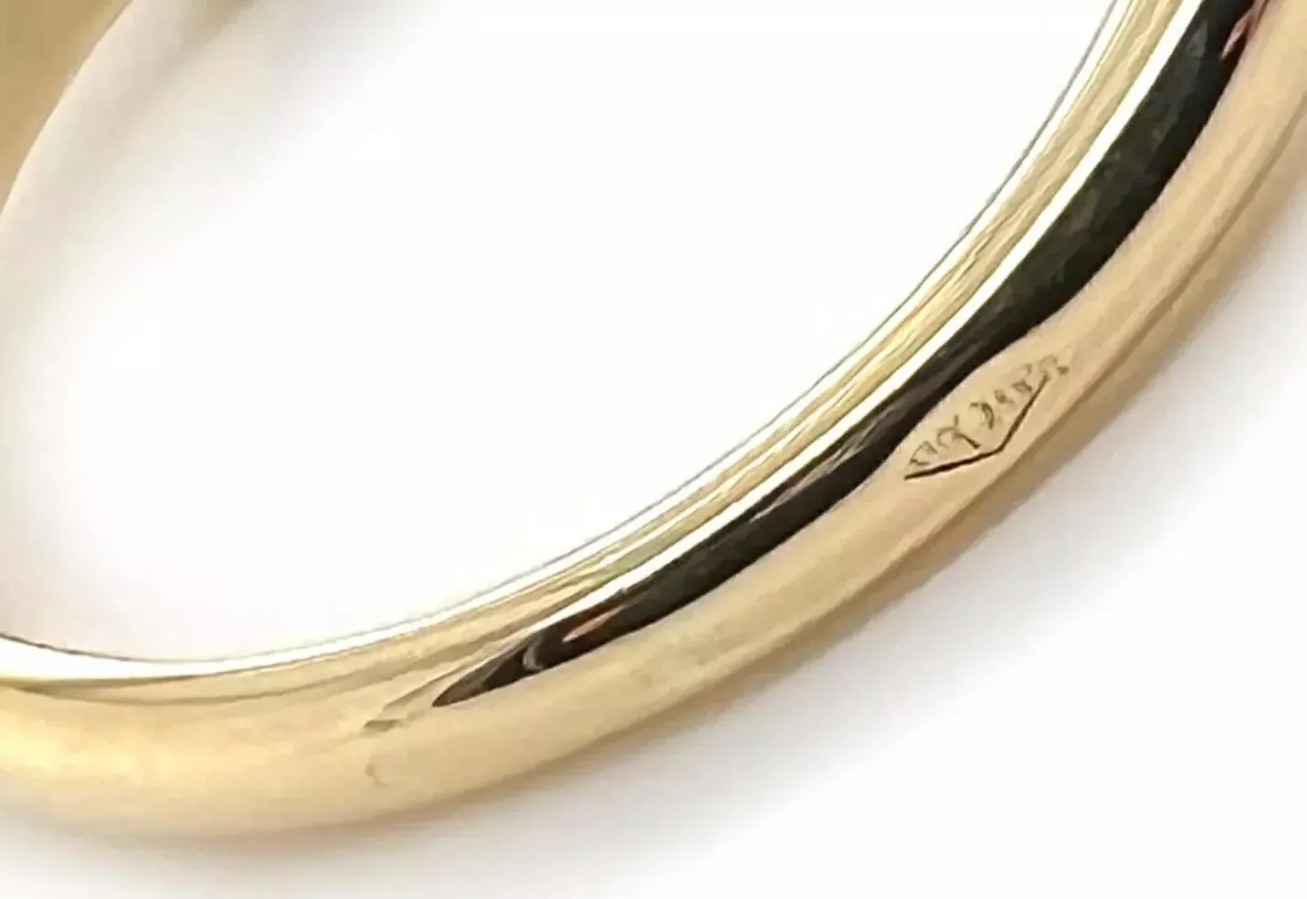 24675 - Van Cleef & Arpels Diamond Onyx 18k Yellow Gold Bow