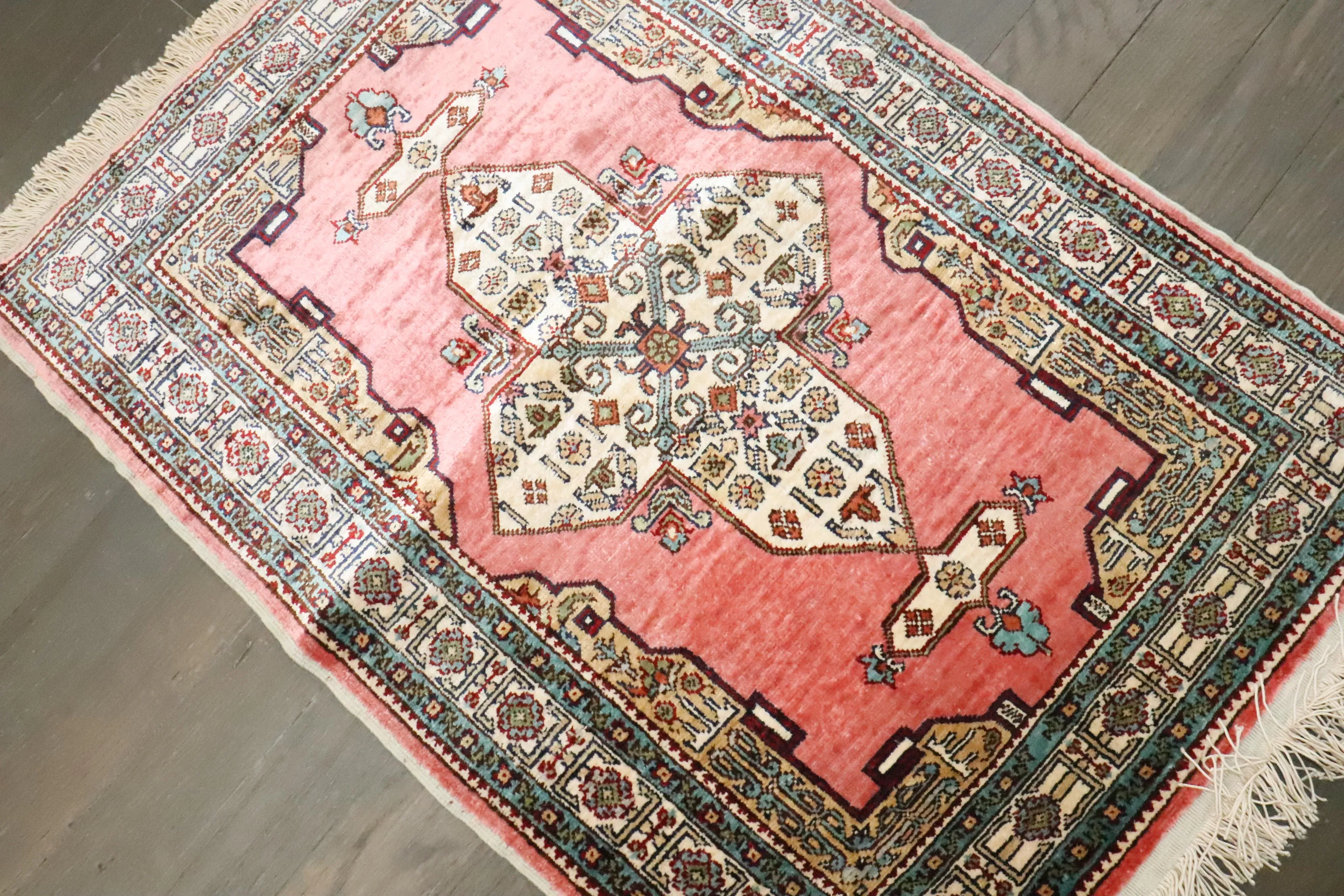 silk-vintage-pink-turkish-rug-