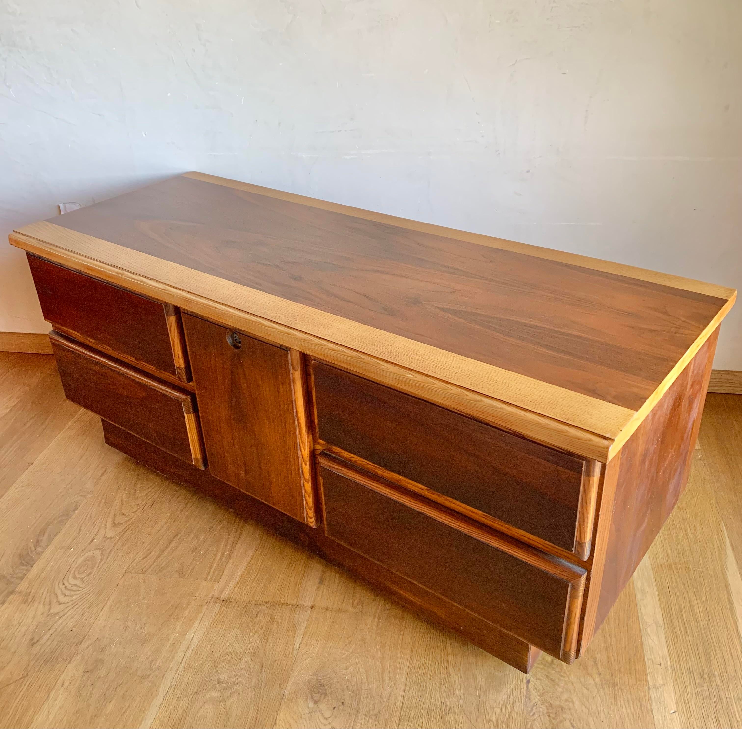 1960s Mid Century Modern Lane Altavista Walnut and Cedar Blanket
