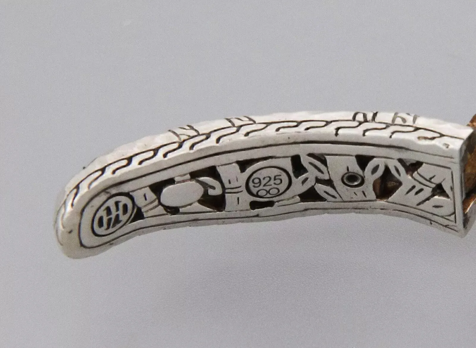 28121 - John Hardy Palu Macan Topaz Sterling Silver Hammered