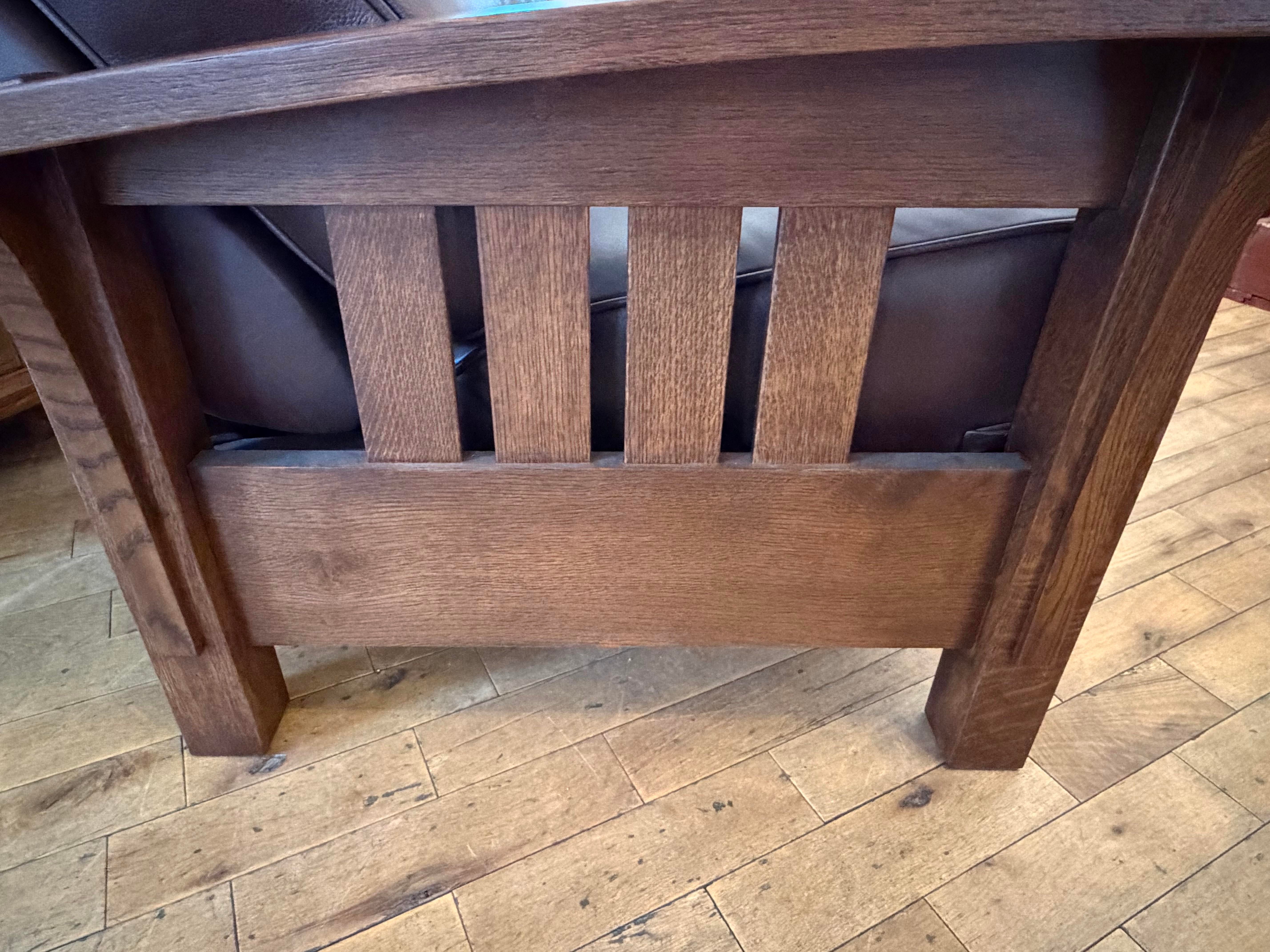 Bustle Back Bow Arm Recliner