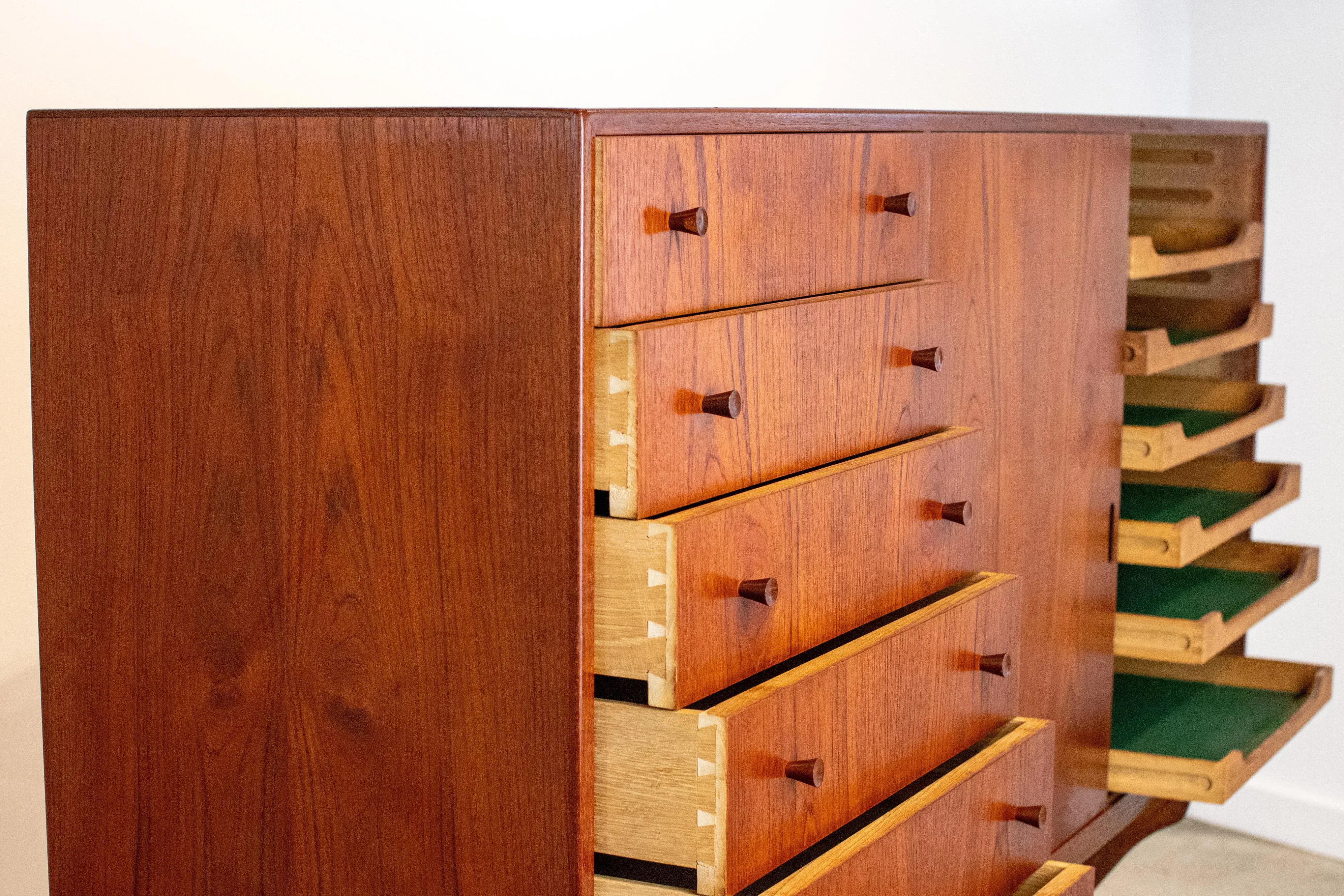 1950s Danish Mid Century Modern Hans Wegner for Carl Hansen Ch304