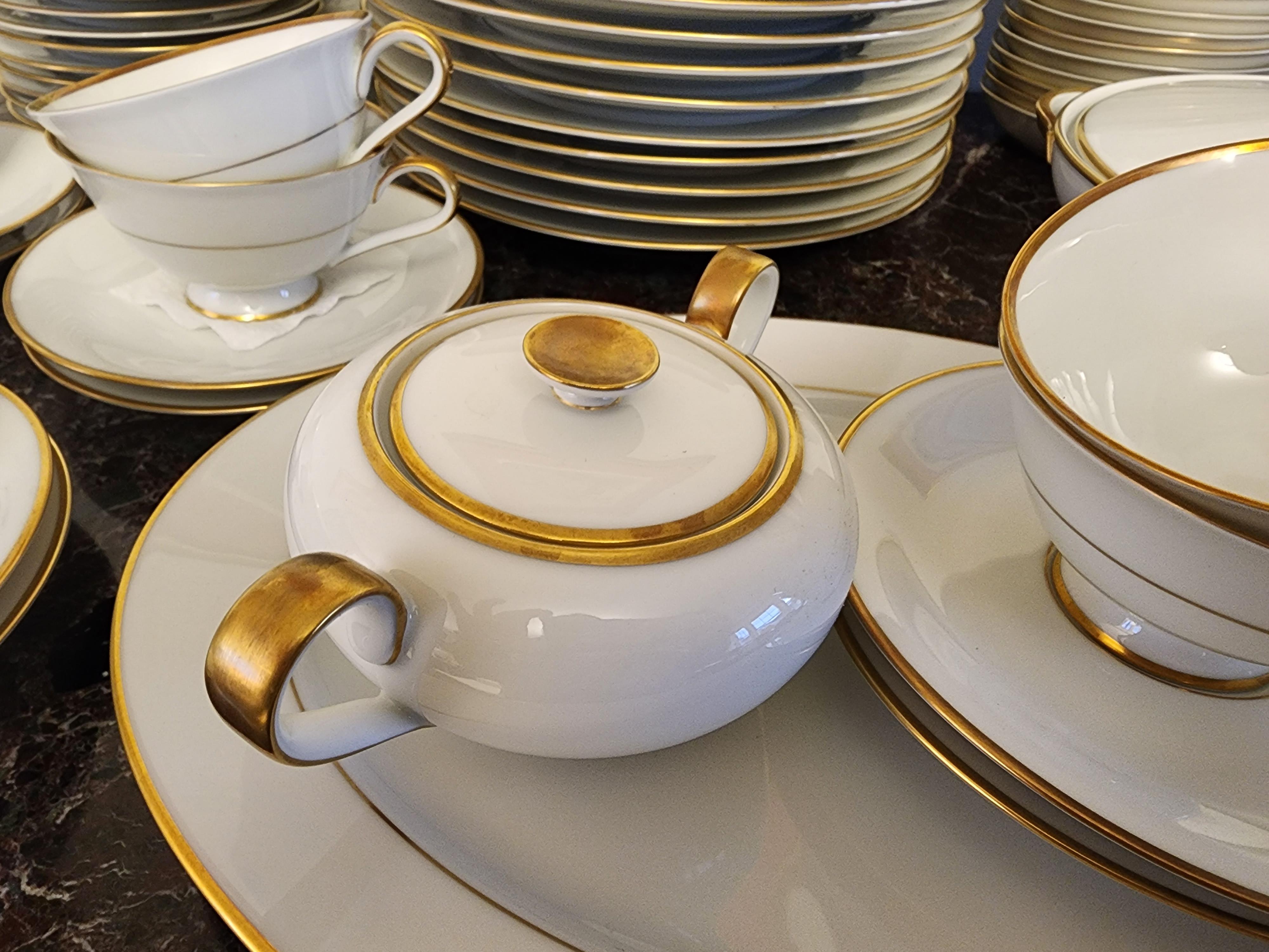 Antique H & C Selb Bavaria Germany Heinrich Anmut 14092