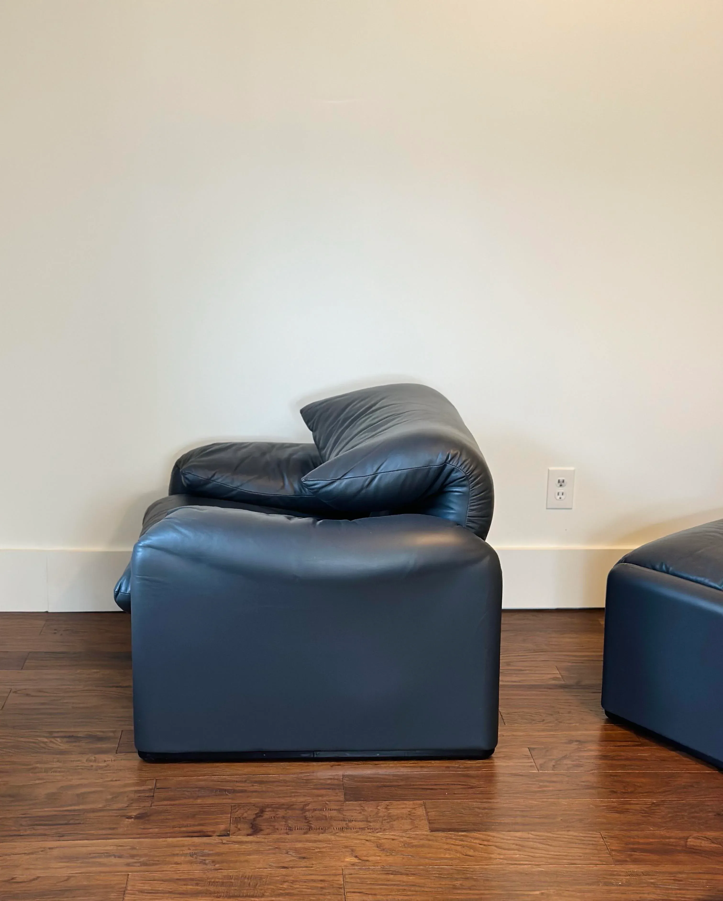 2010s Cassina Vico Magistretti Maralunga Black Leather Chair and