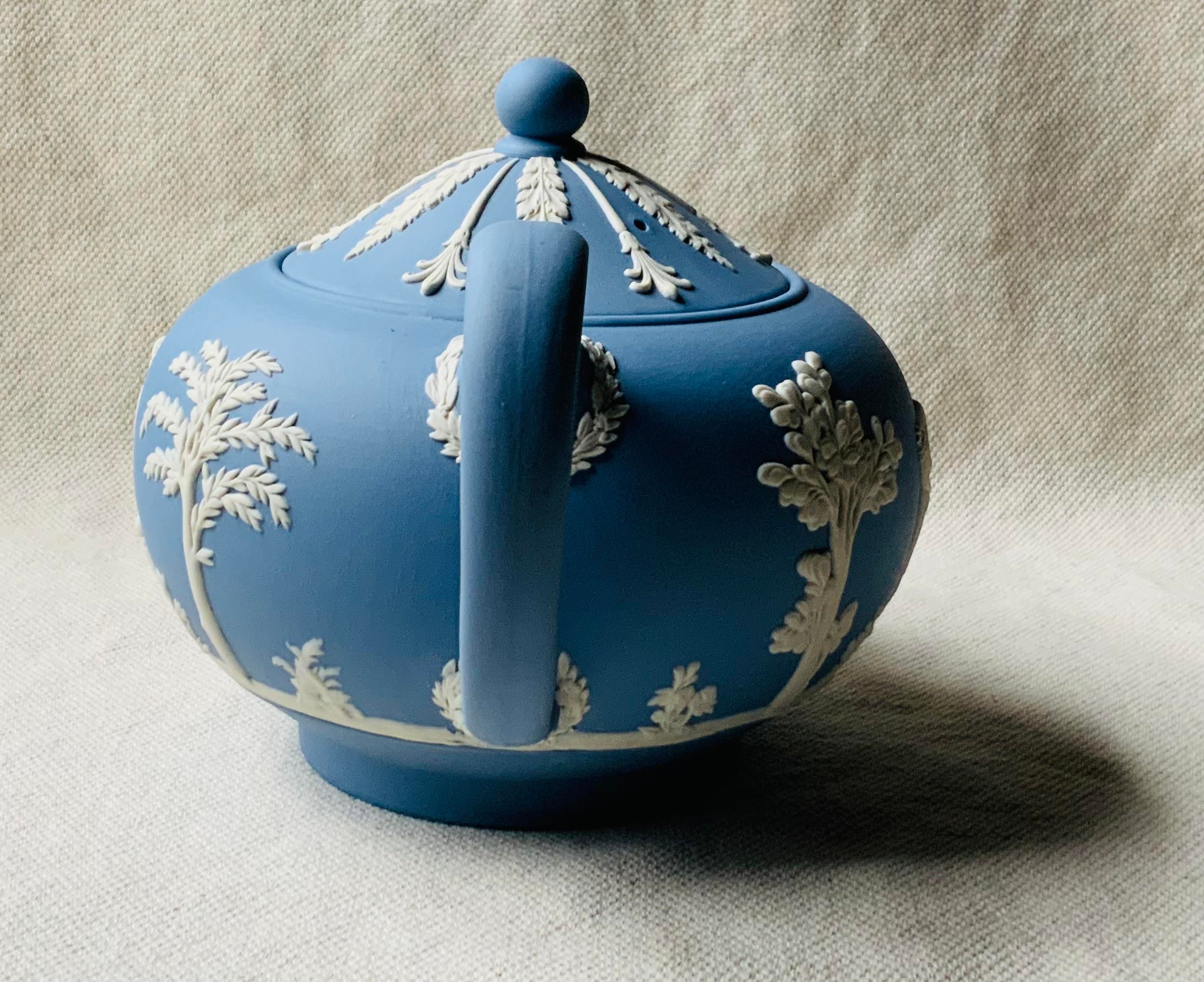 1950s Wedgwood Jasperware Teapot in Classical Blue With White