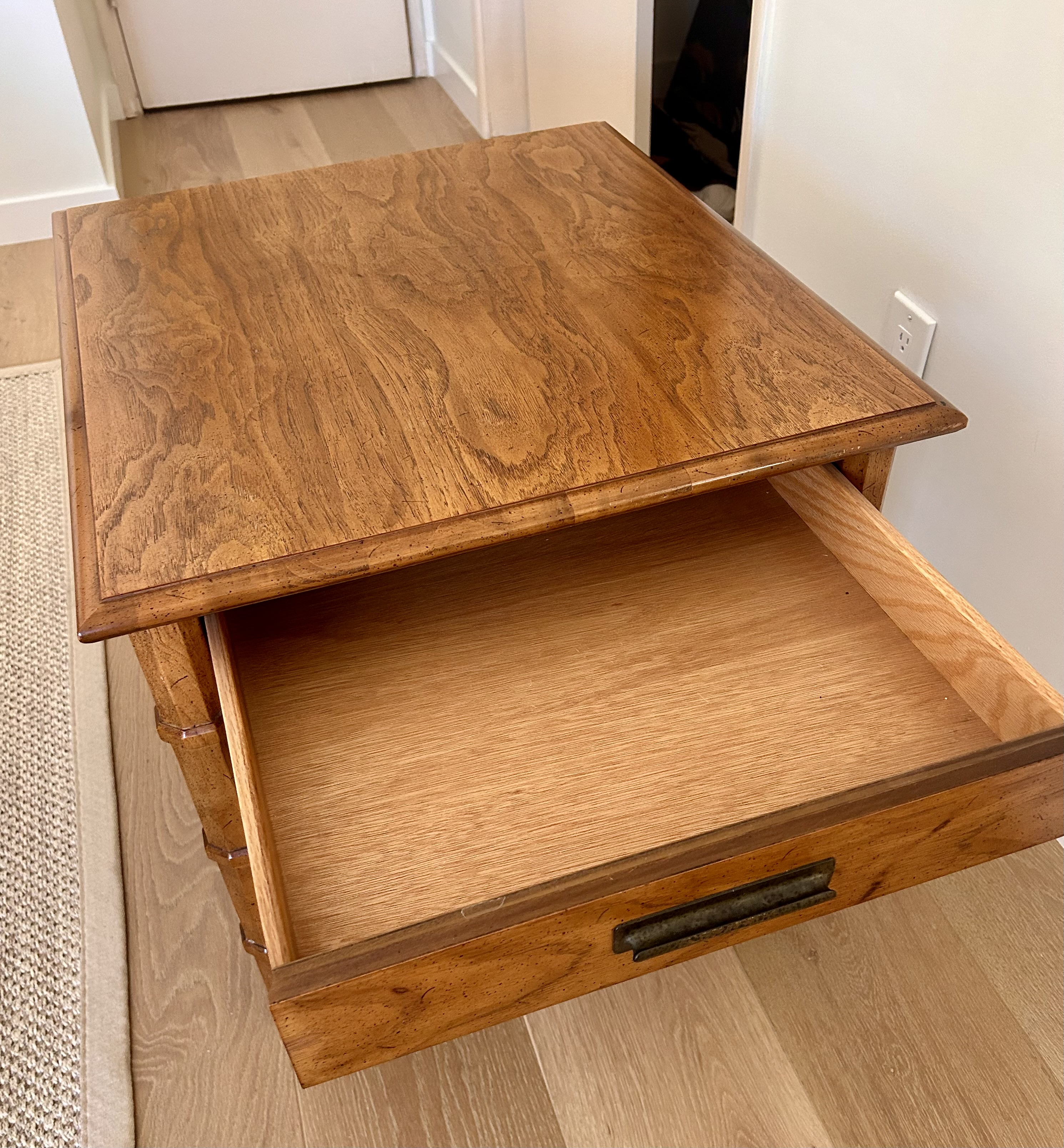 1970s Vintage Drexel Heritage End Table/ Nightstand | Chairish