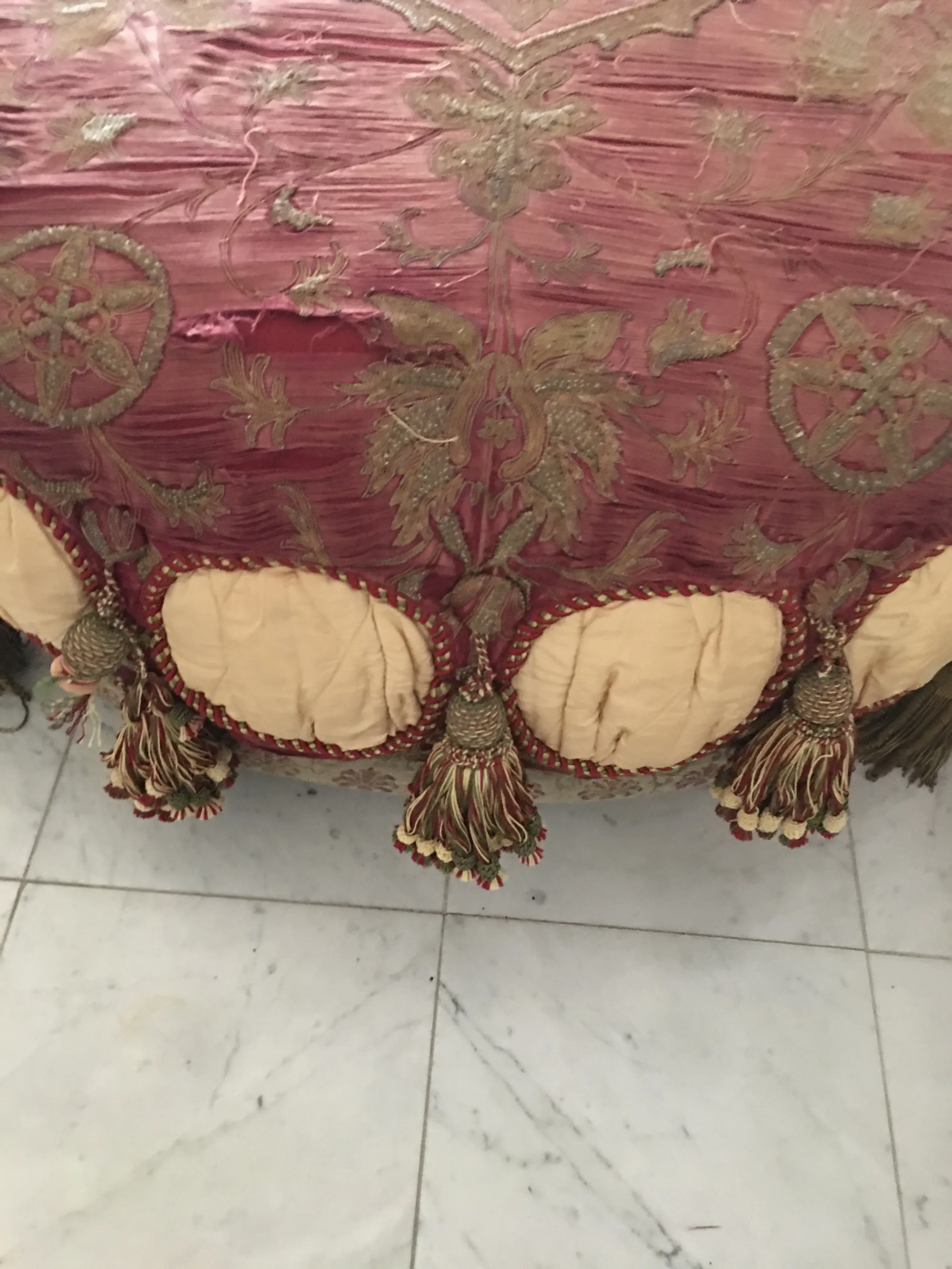 Palatial Distressed Gold Bullion Burgundy Oval Ottoman