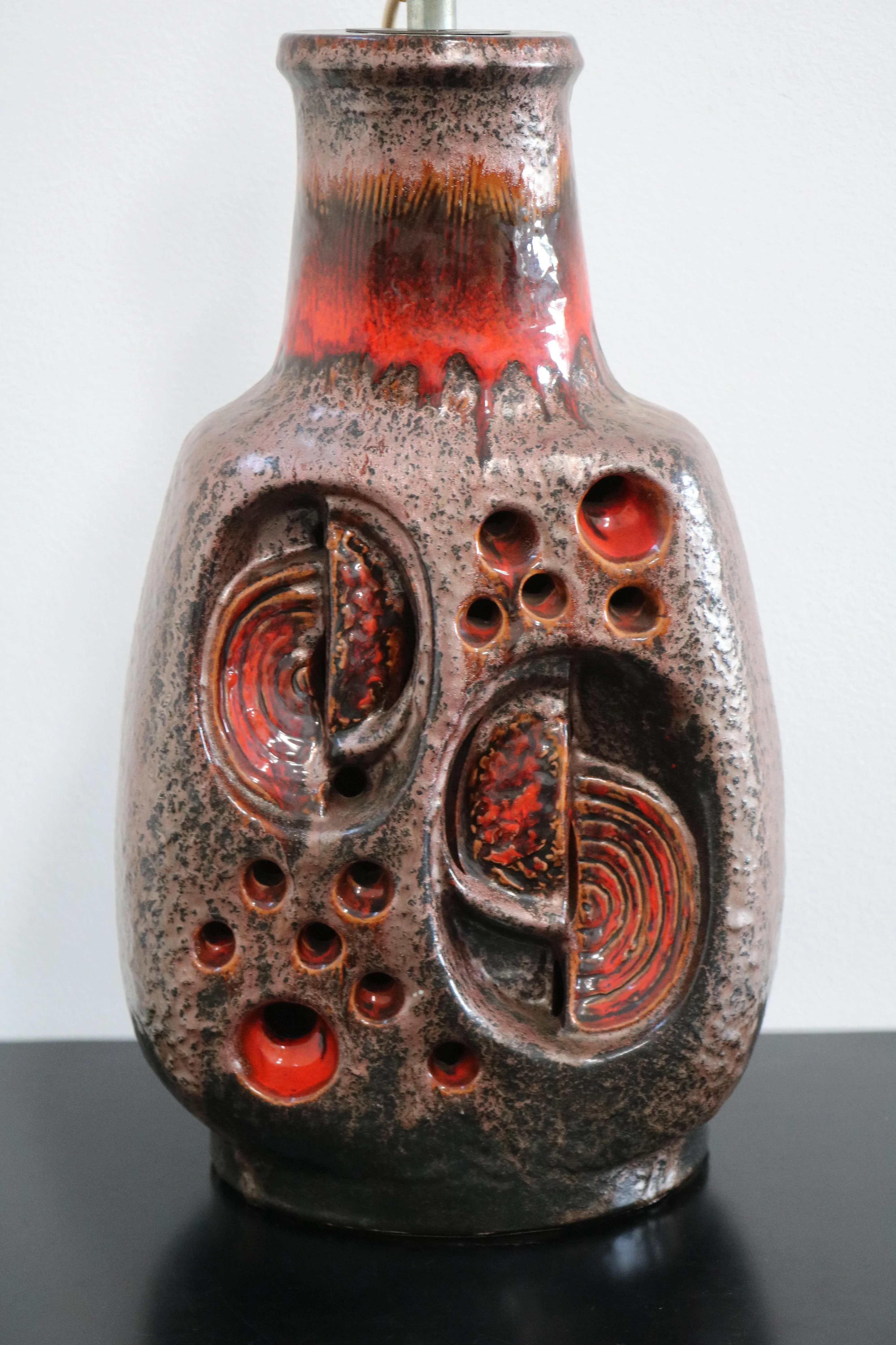 Fat Lava Ceramic Floor or Table Lamp, 1960s | Chairish, image size:4000x6000