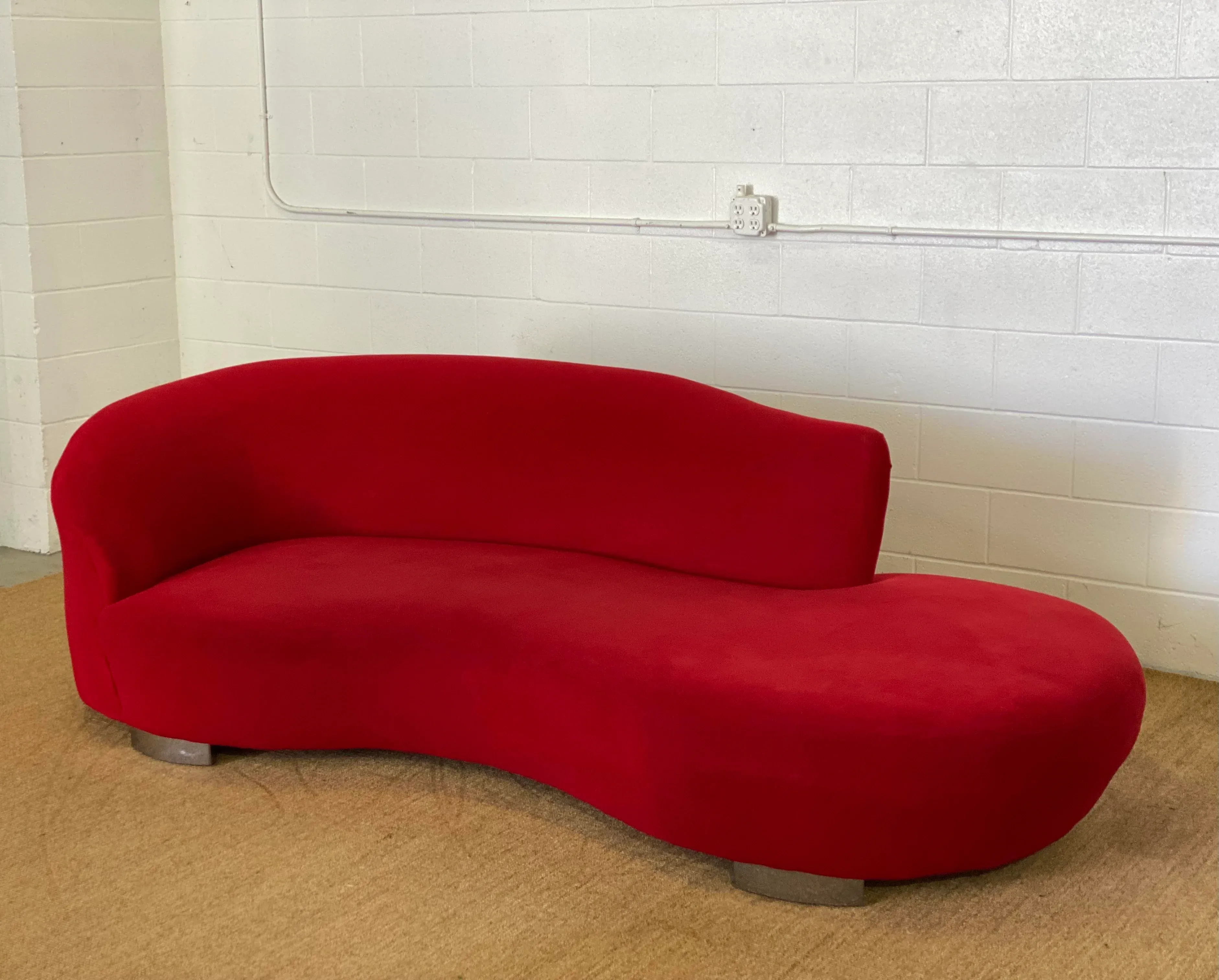 Red on sale curved sofa