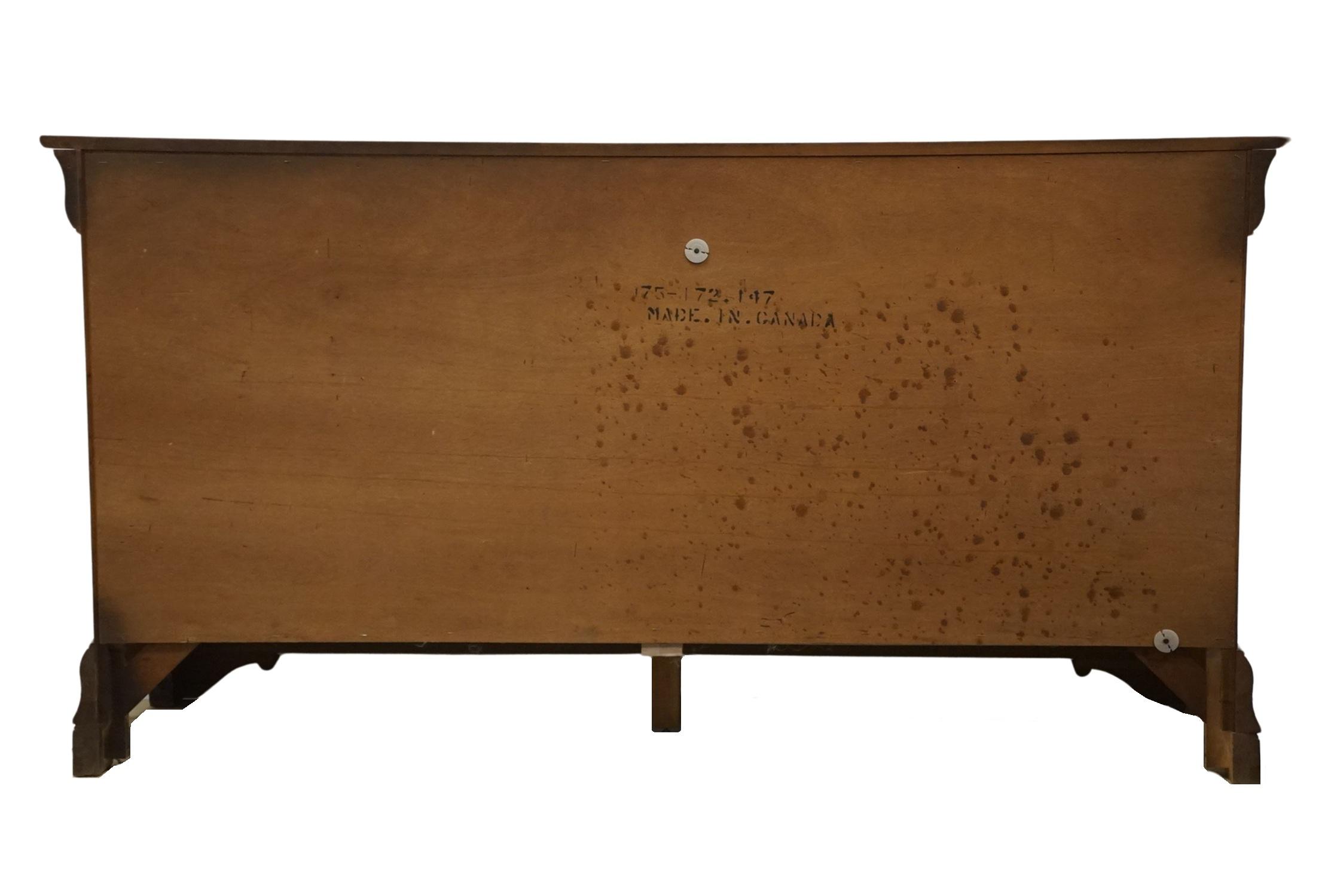 002 在日大使館備品【Durham Furniture製 チェスト カナダ製】 002 在