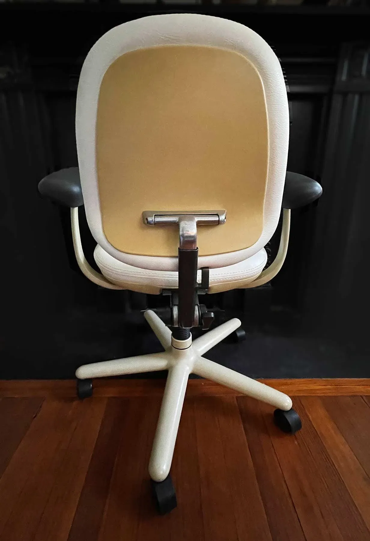 herman miller office 洋書 Zeph Fixed Arms Chair | Home Office Chairs | Herman Miller