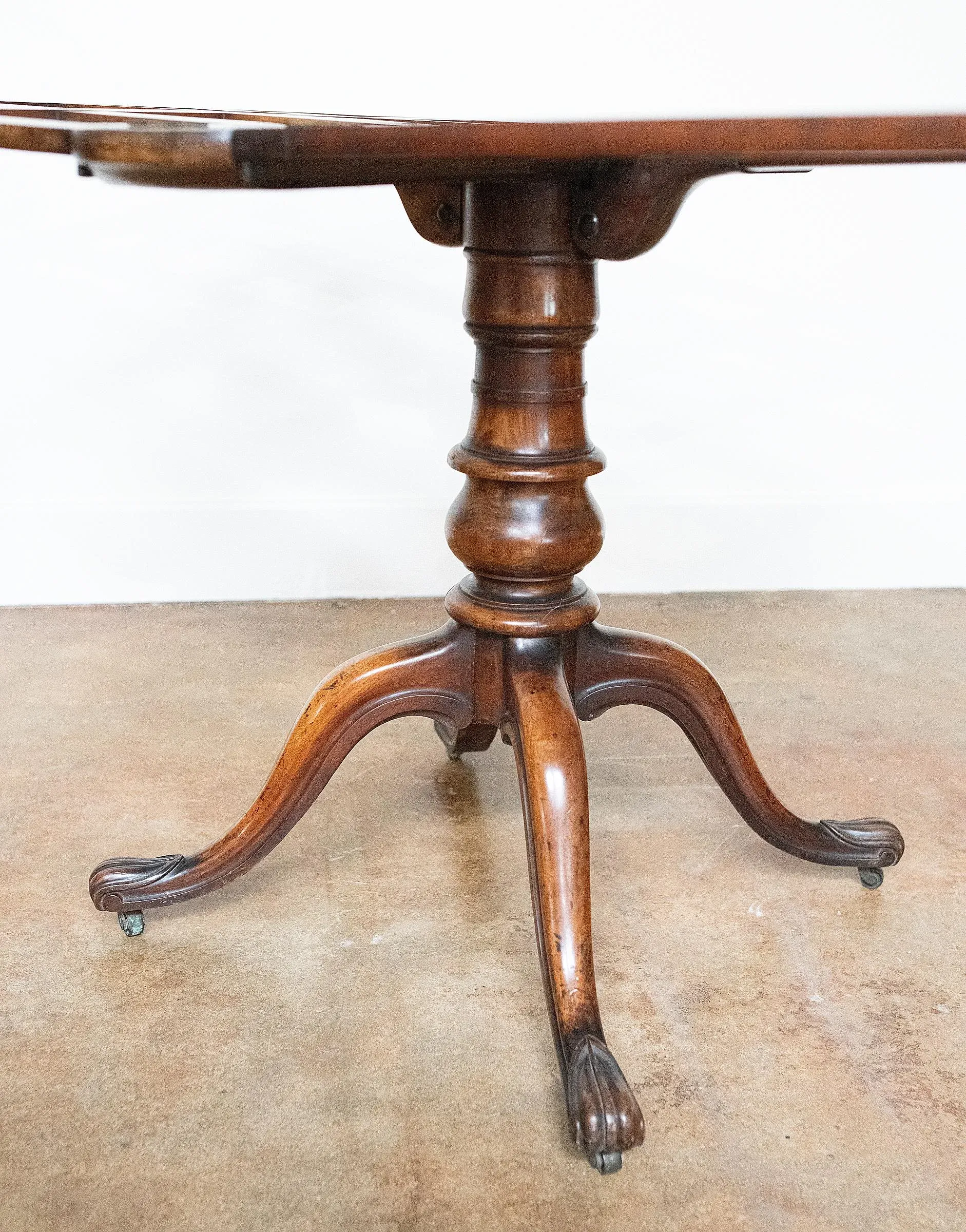 English Portfolio or Art Folio Stand of Turned Walnut on Pedestal Base