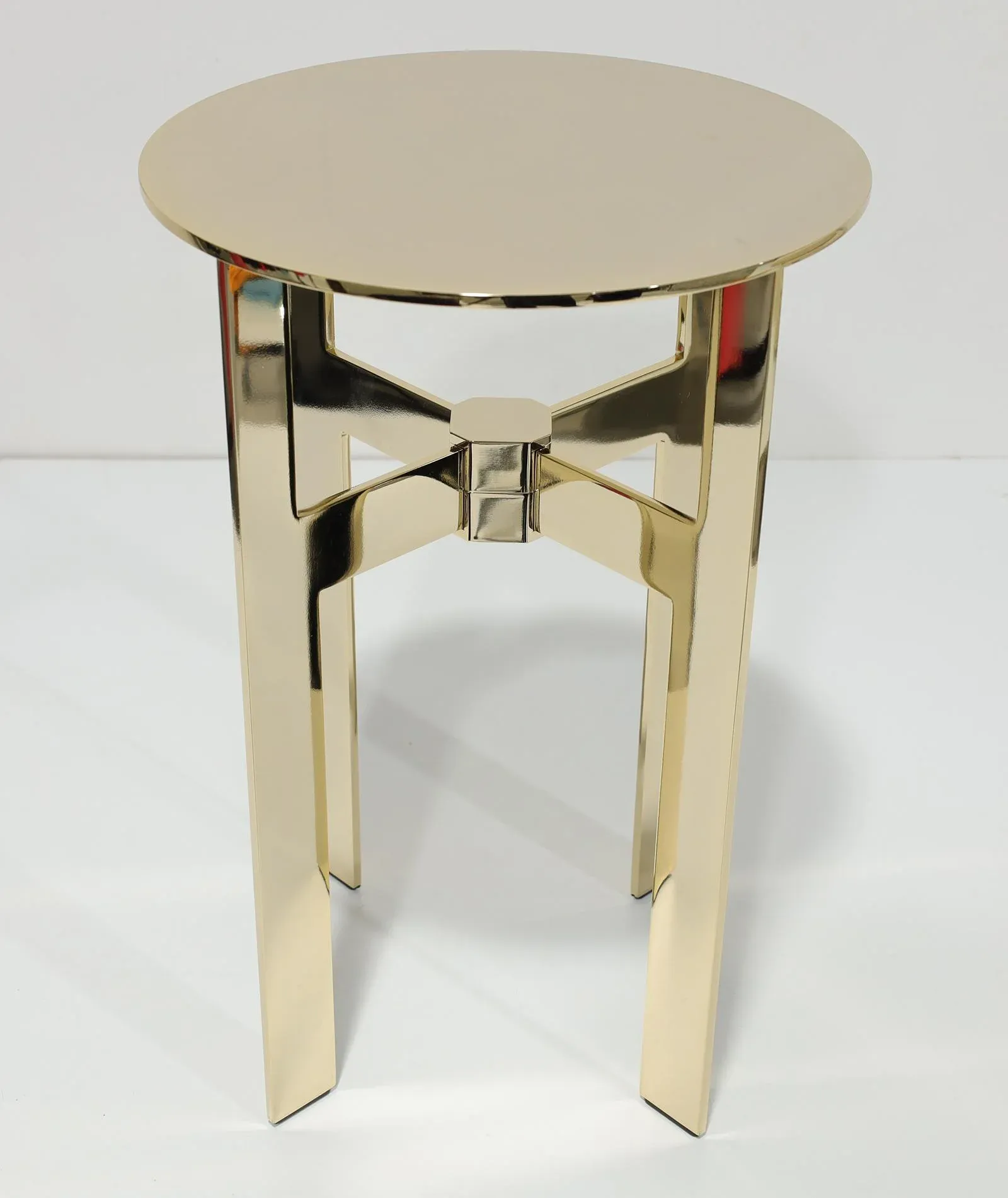 Minotti / ELLISサイドテーブル。カラー　ゴールド minotti-ellis-side-table-in-