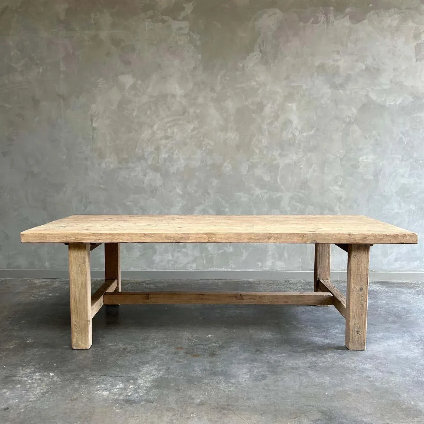 Reclaimed pine wood 2024 alain dining table