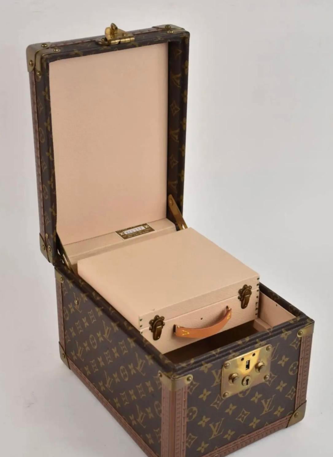 LOUIS VUITTON Monogram Canvas Cosmetic Vanity Travel Trunk Case For Sale at  1stDibs