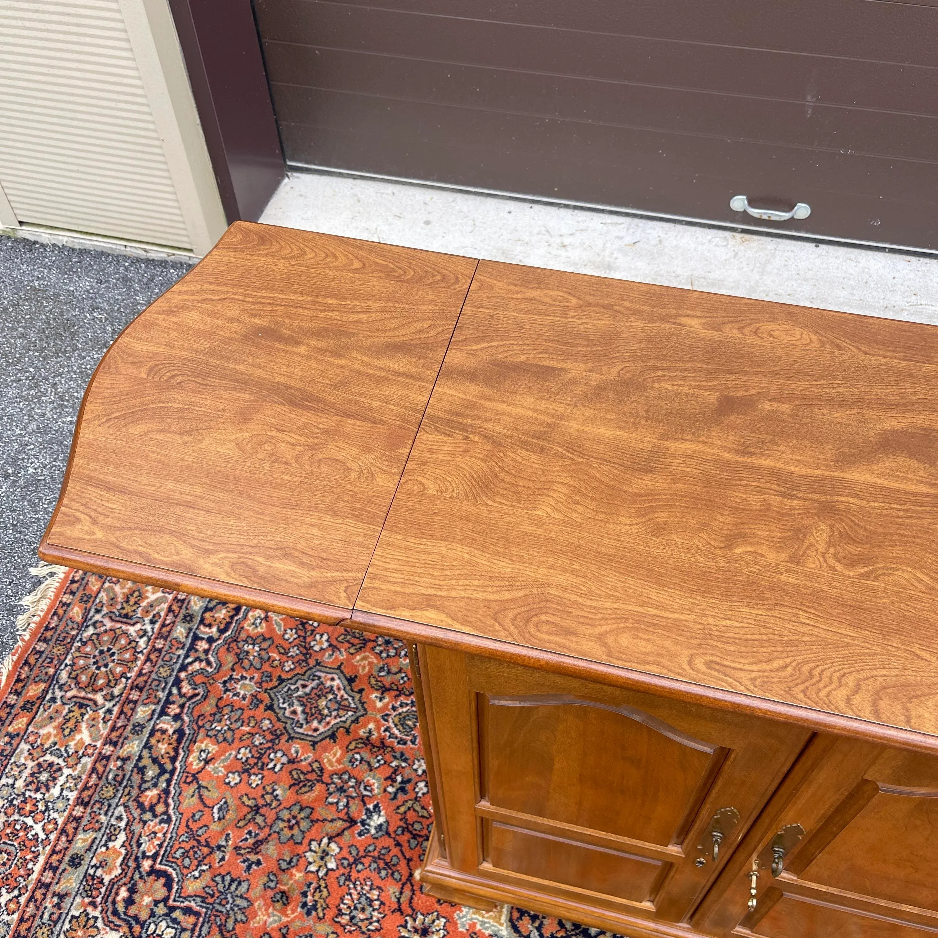 1970s Ethan Allen Heirloom Nutmeg Maple Drop Leaf Rolling