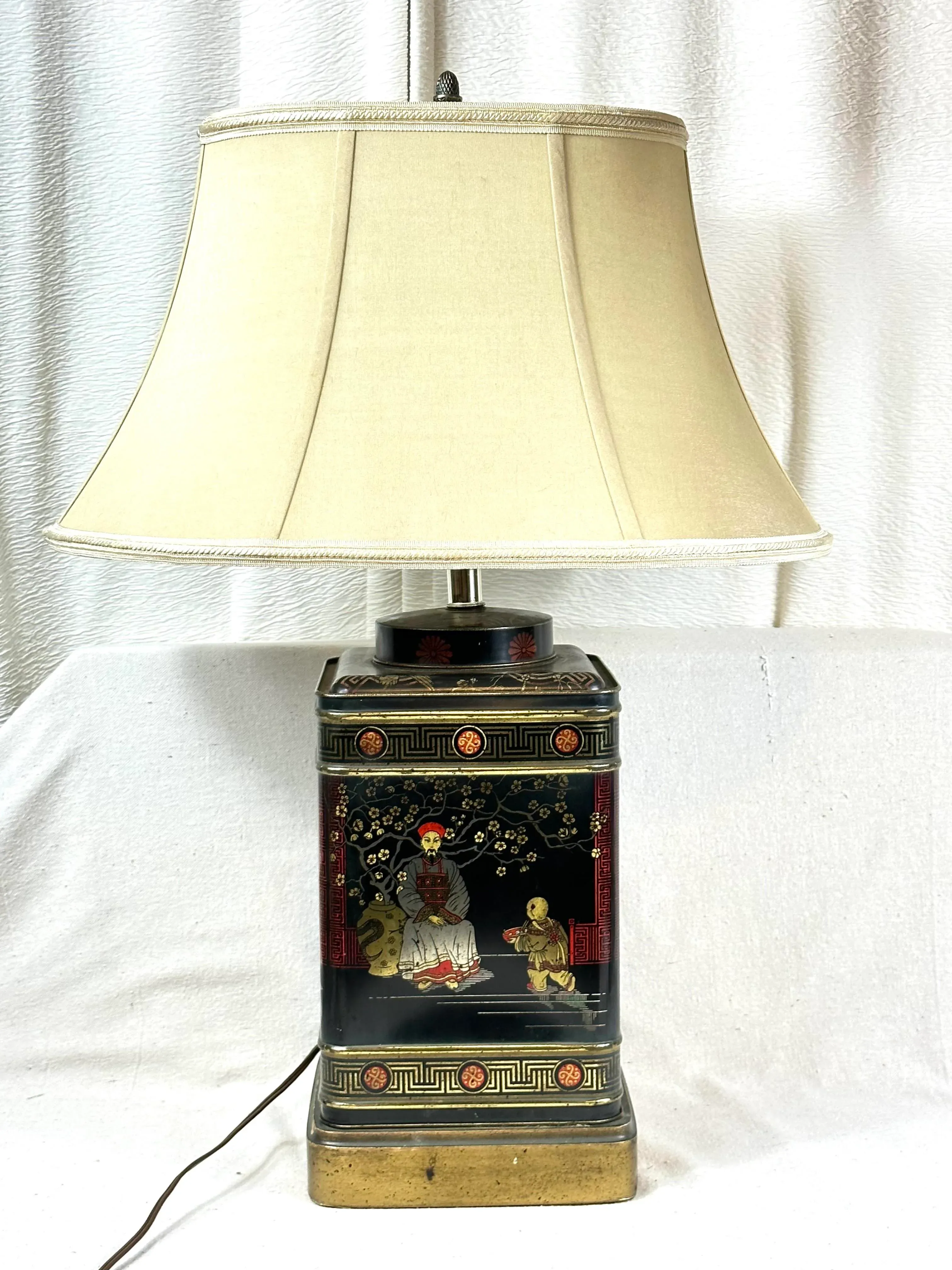 Vintage Frederick Cooper Style Chinoiserie Tin Table Lamp With Shade