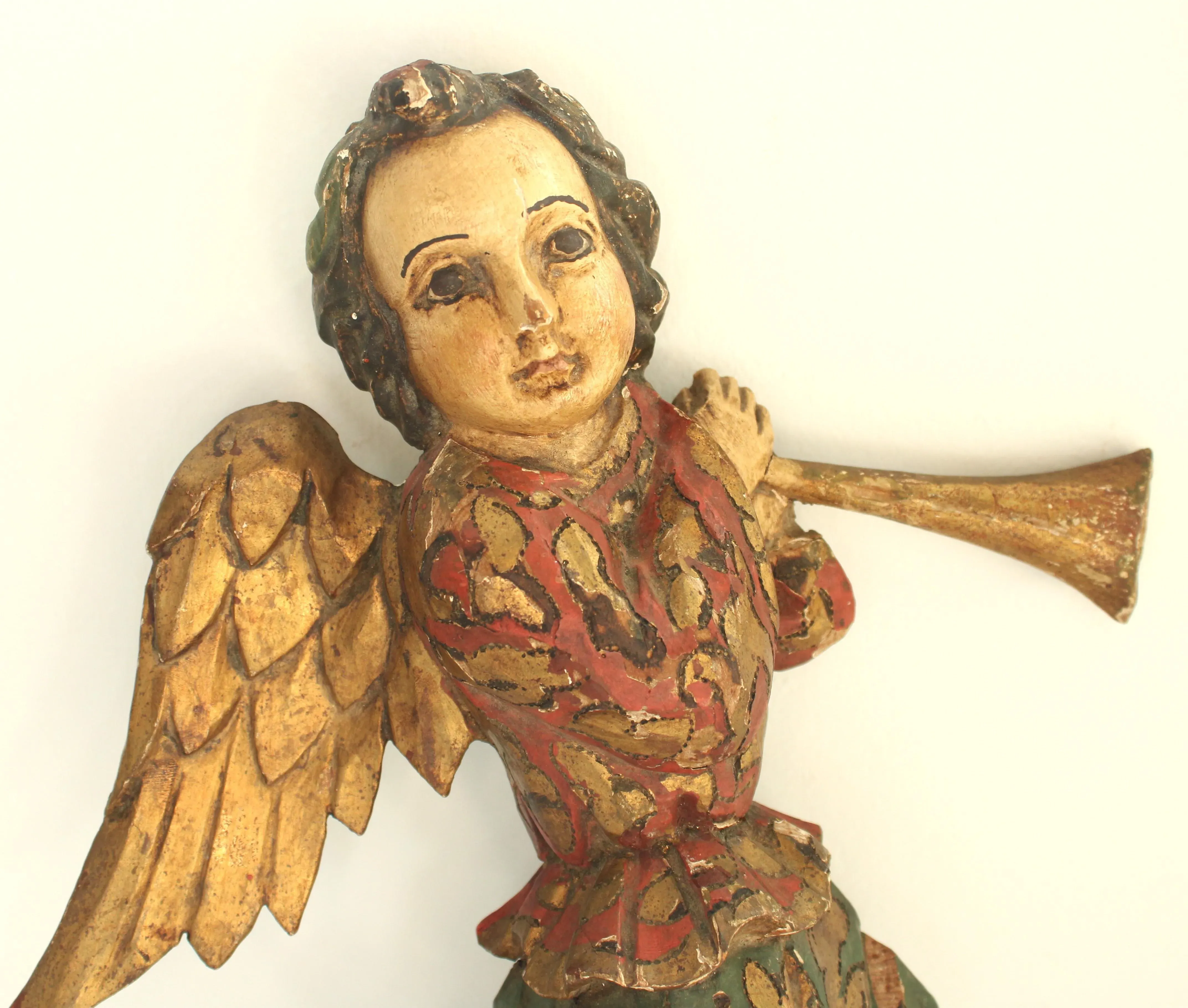18th Century Italian Winged Cherub Carved Giltwood