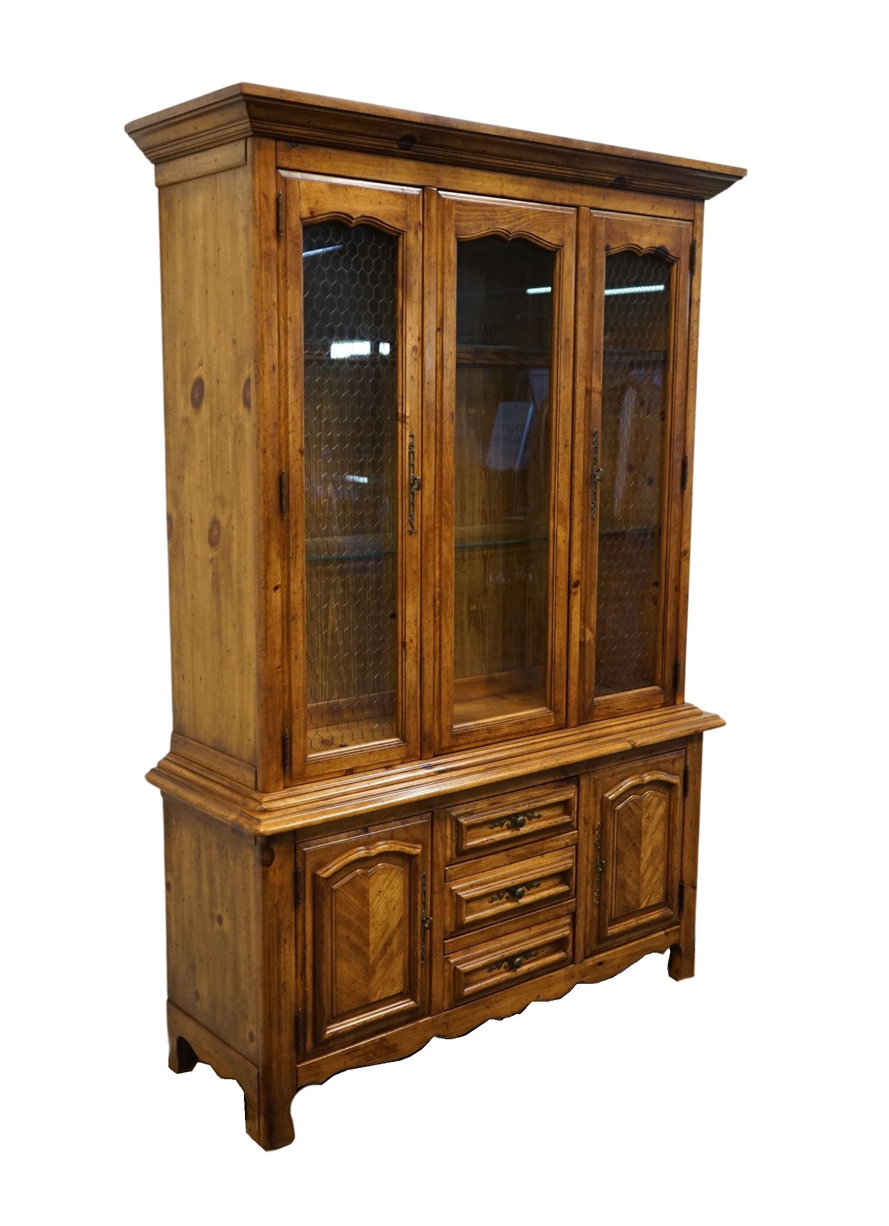 Stanley Furniture Solid Knotty Pine Rustic Farmhouse