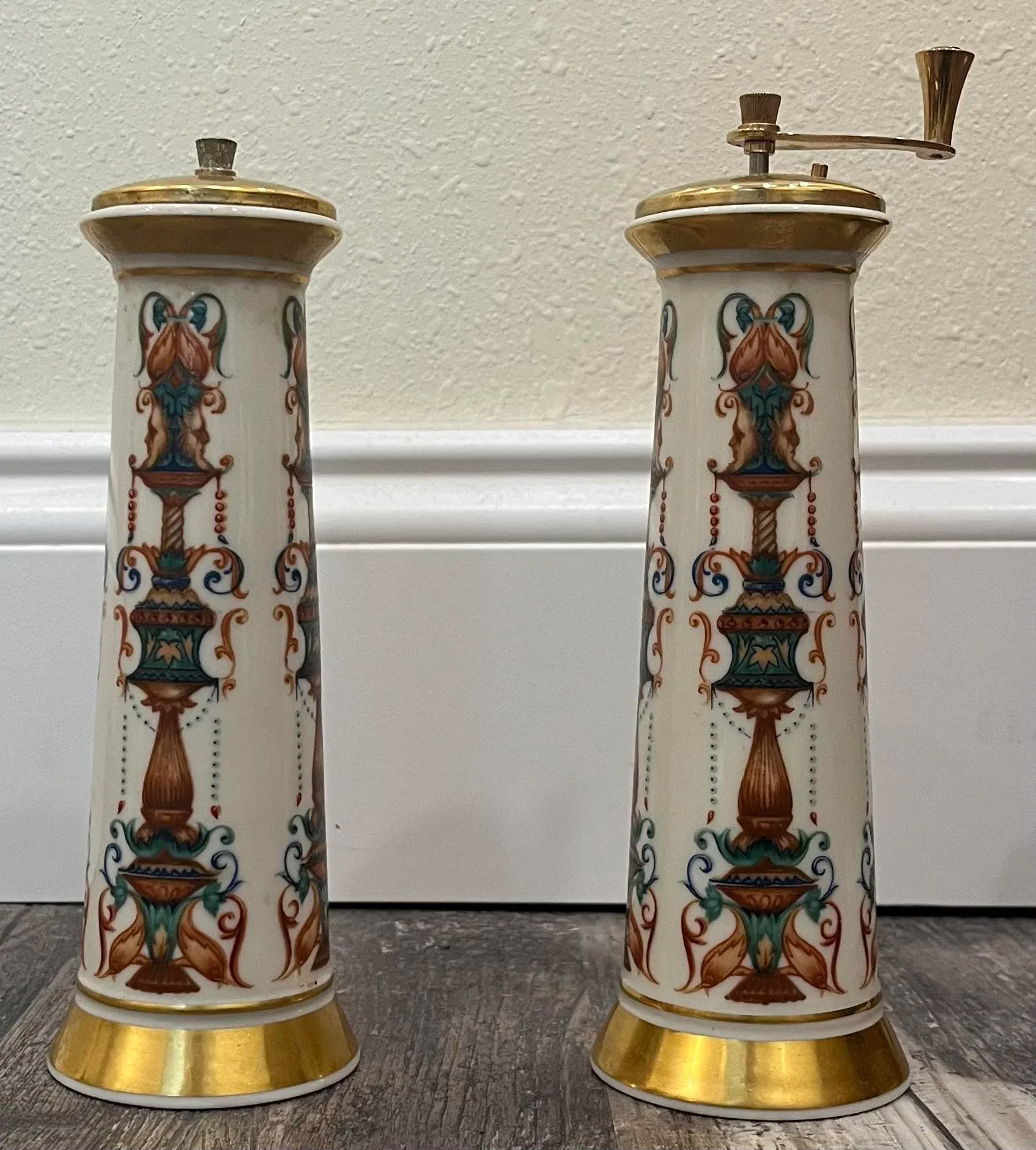 1970s Lenox 24k Lido Pattern Salt and Pepper Mill- Set of 2 | Chairish