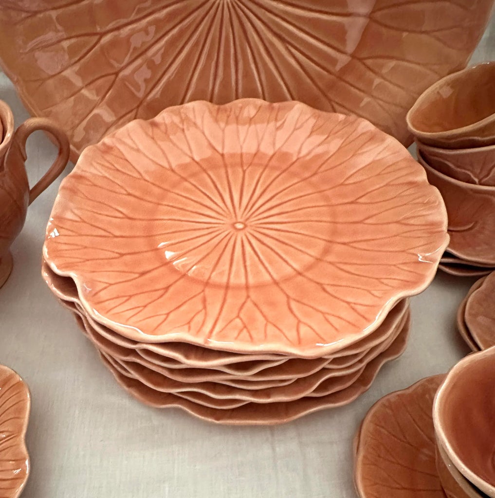 vintage-peach-lotus-dinnerware