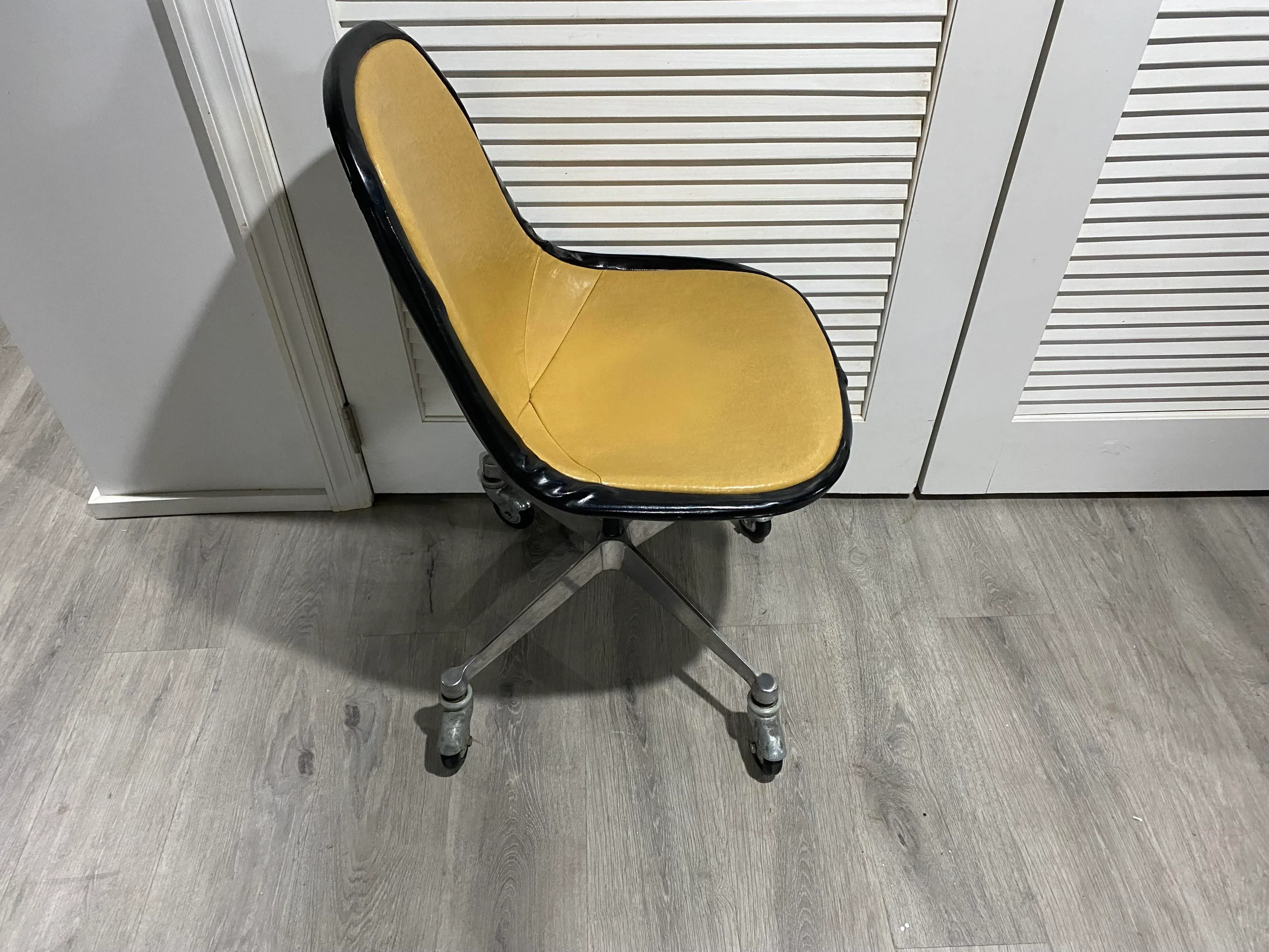 Herman Yellow Vanity Chair 1950s Eames For Herman Miller Mustard