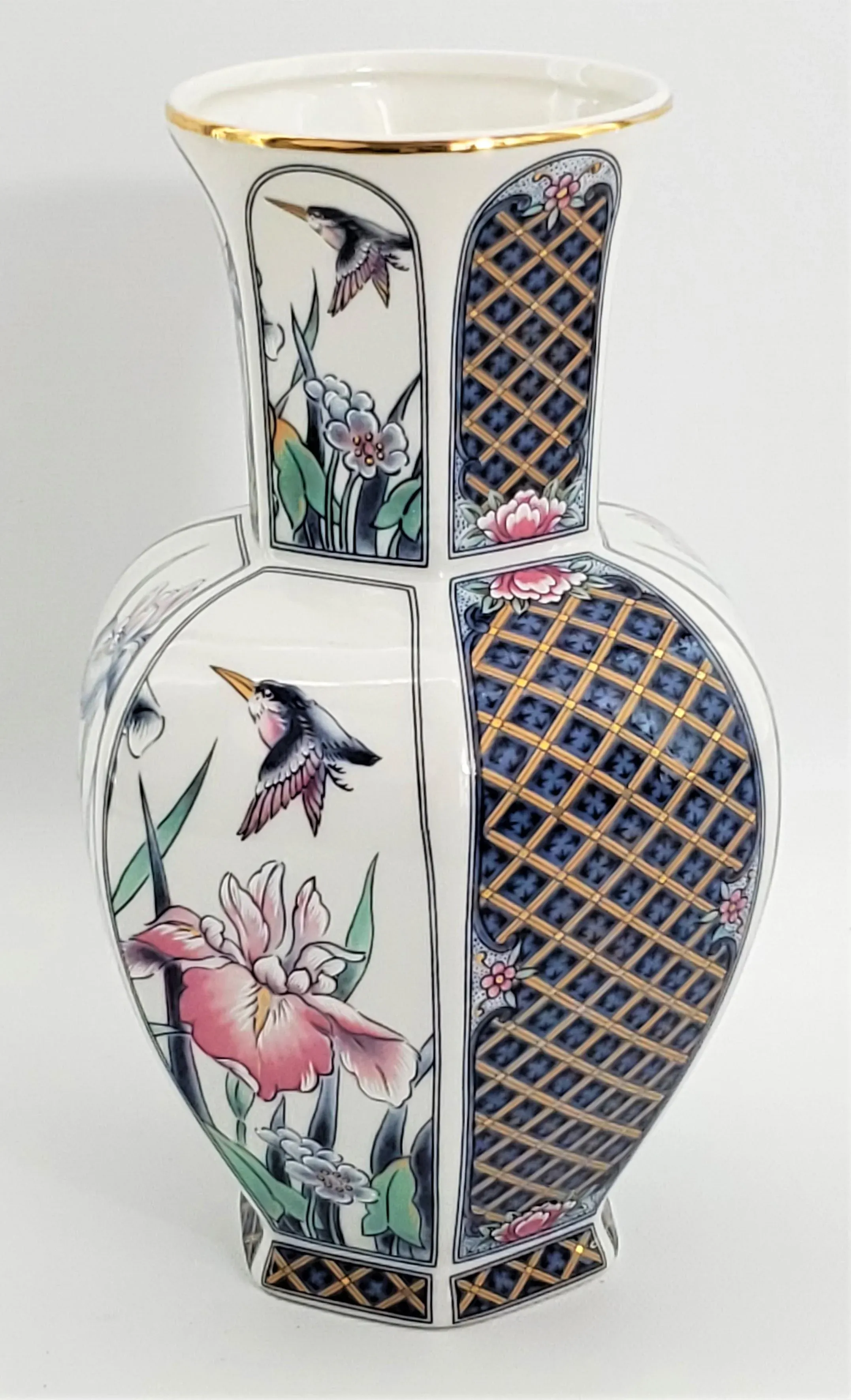 Vase Japanese Porcelain by Toyo - Signed