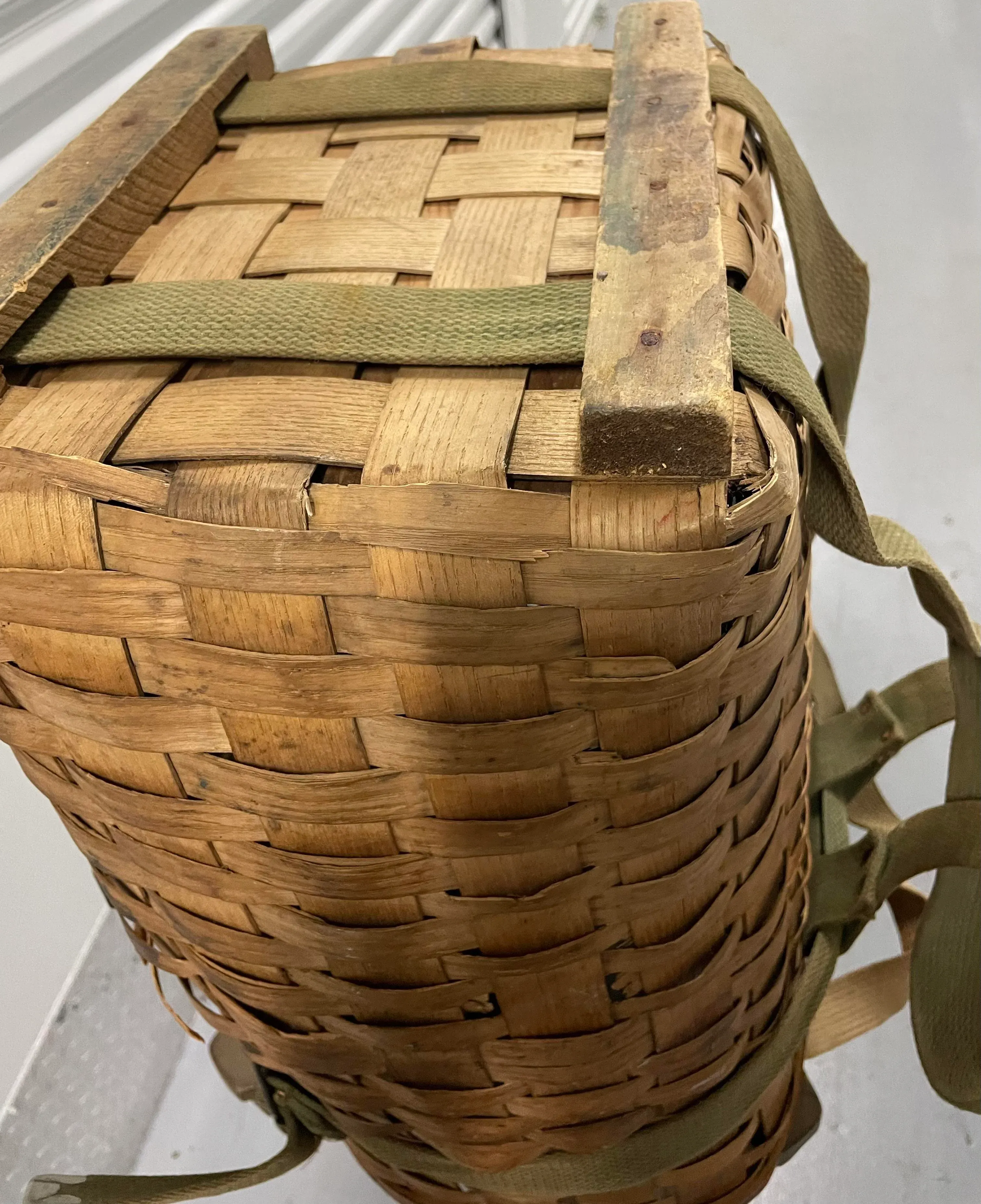 Early 20th Century Vintage Rare Adirondack Splint Oak Trapper