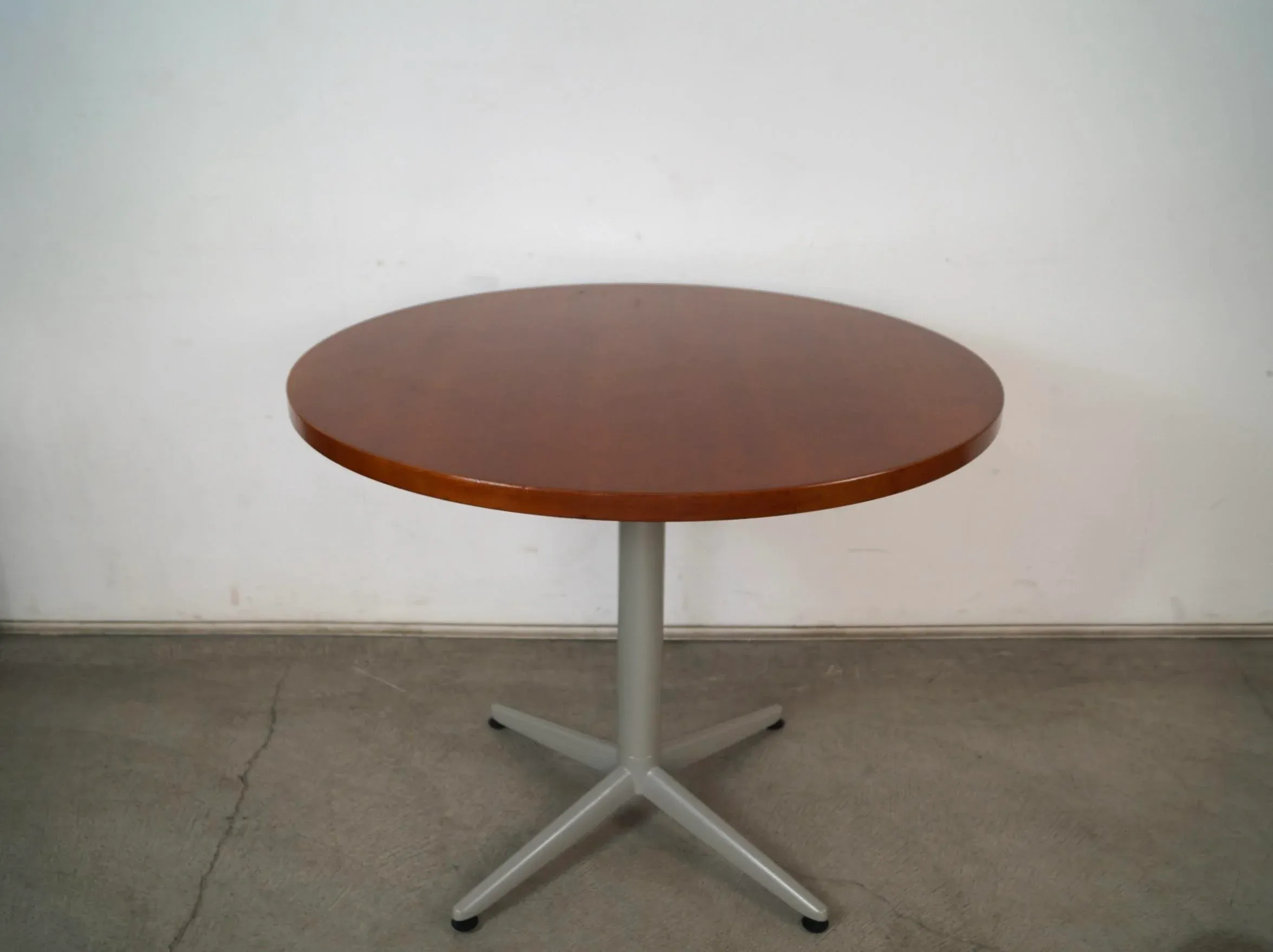 1990's Vintage Herman Miller Style Round Dining Table | Chairish