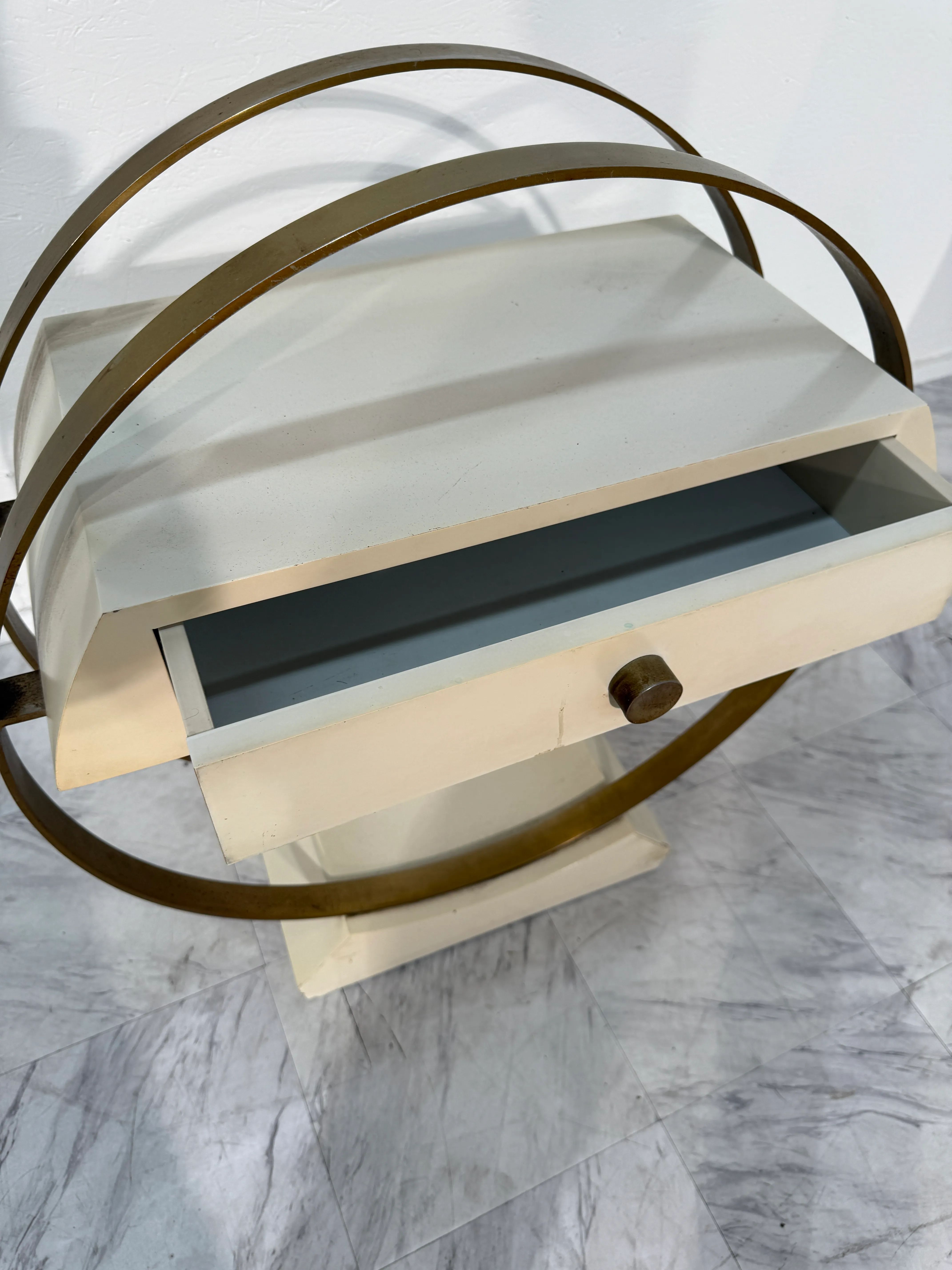 1960s Mid-Century Modern Circular Side Table With Drawer