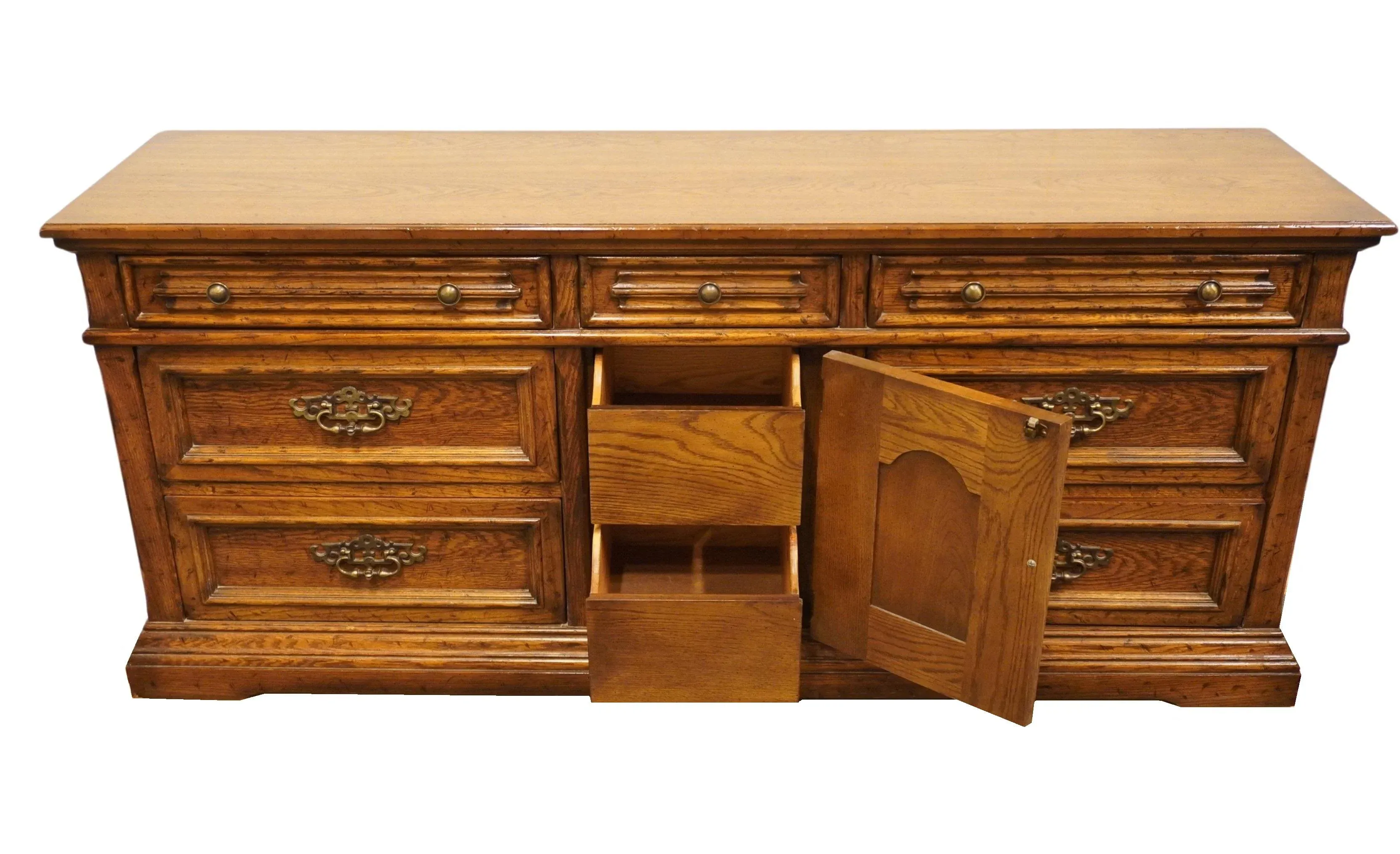 Drexel Heritage Bishopsgate Collection English Tudor Style 72