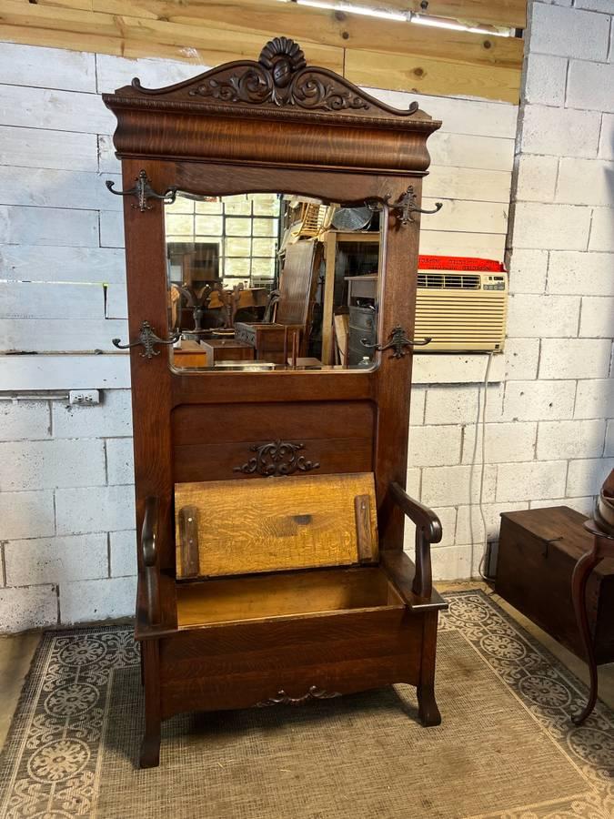 Early 20th Century Antique Eastlake Victorian Style Golden Tiger