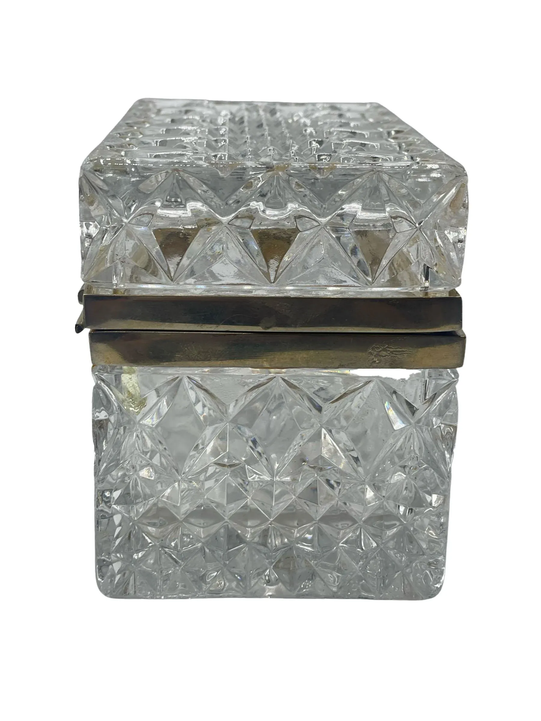 Baccarat クリスタル花器 四角形 専用ボックス付き Antique Baccarat Style Crystal Box | Chairish