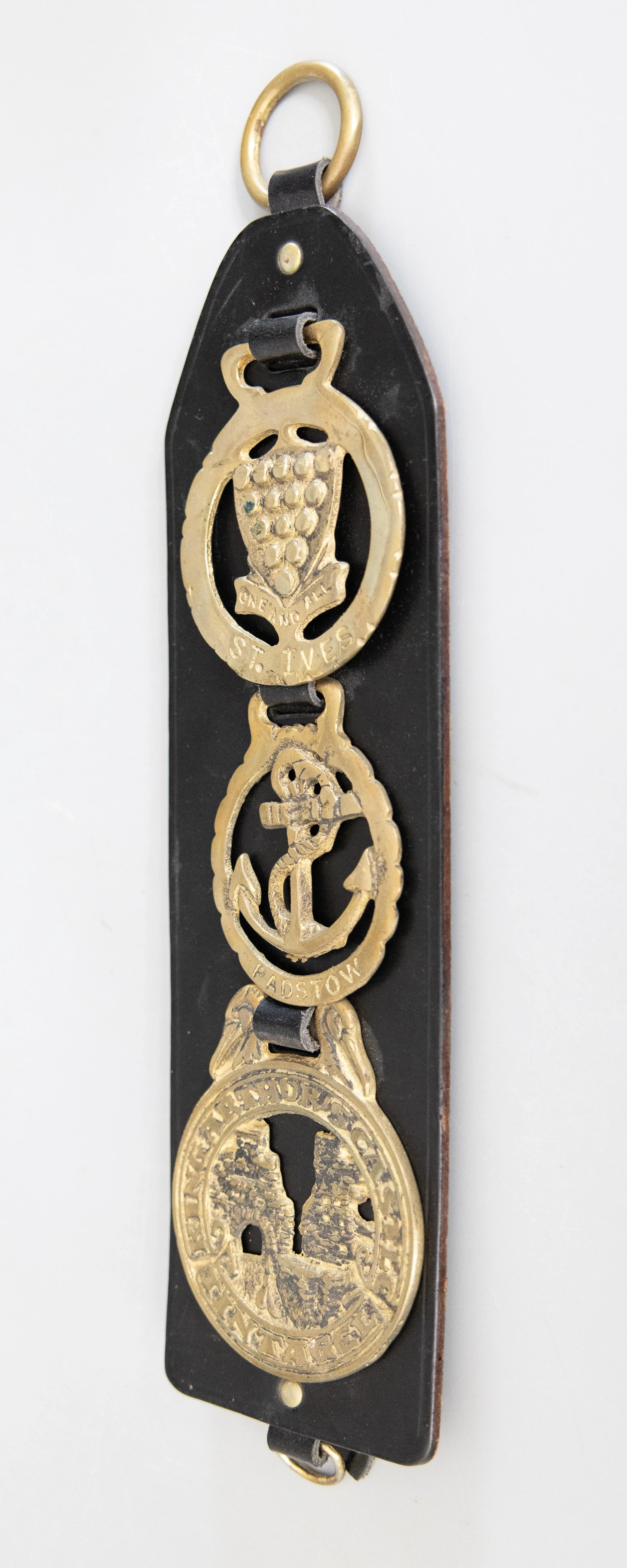 Early 20th Century English Equestrian Leather Strap With 3 Horse Brasses
