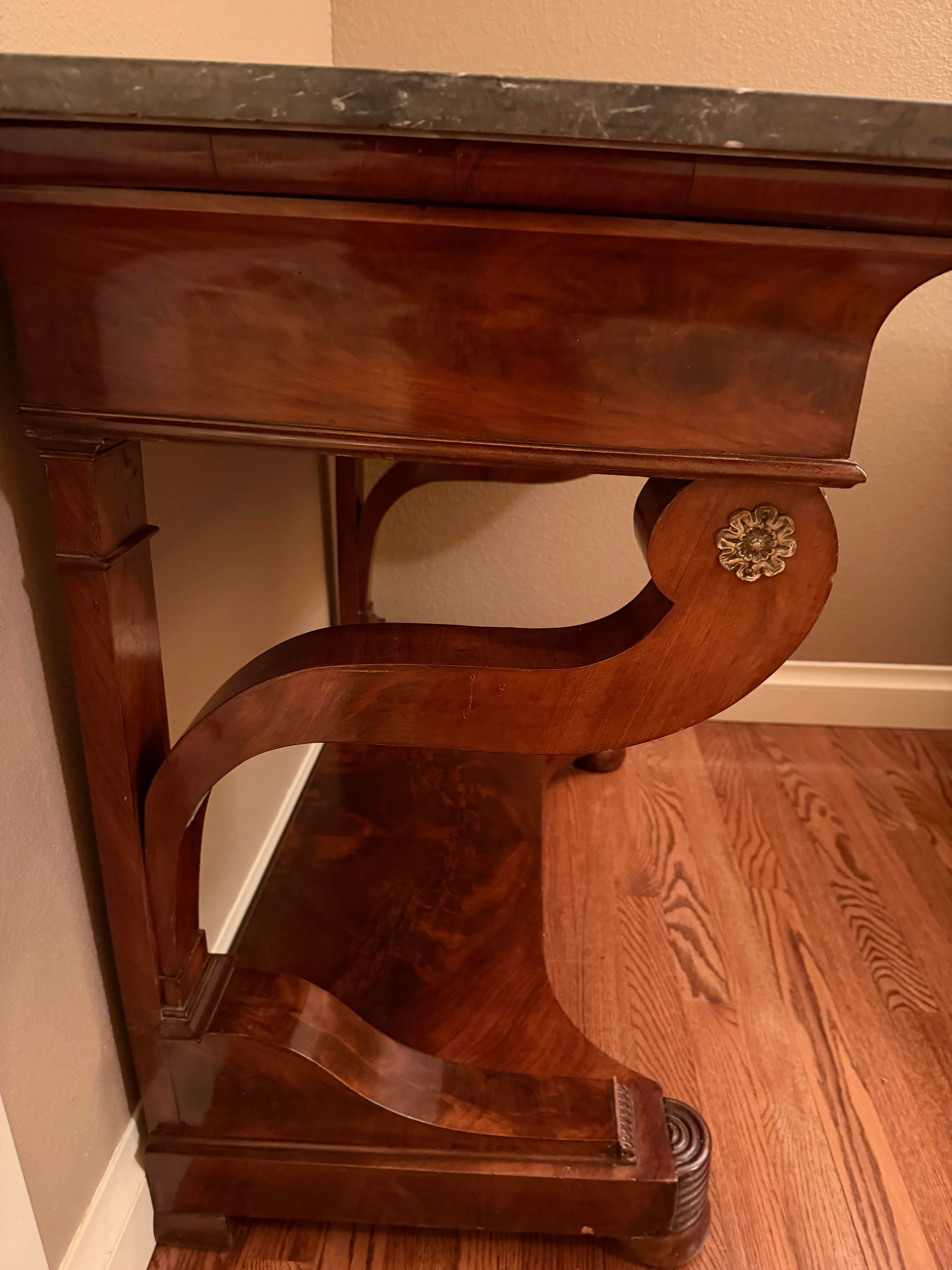 Console Large French Empire (C1800-1830) Grey Marble Top With Light Veining - Magohany Veneer Wood Gilt Bronze