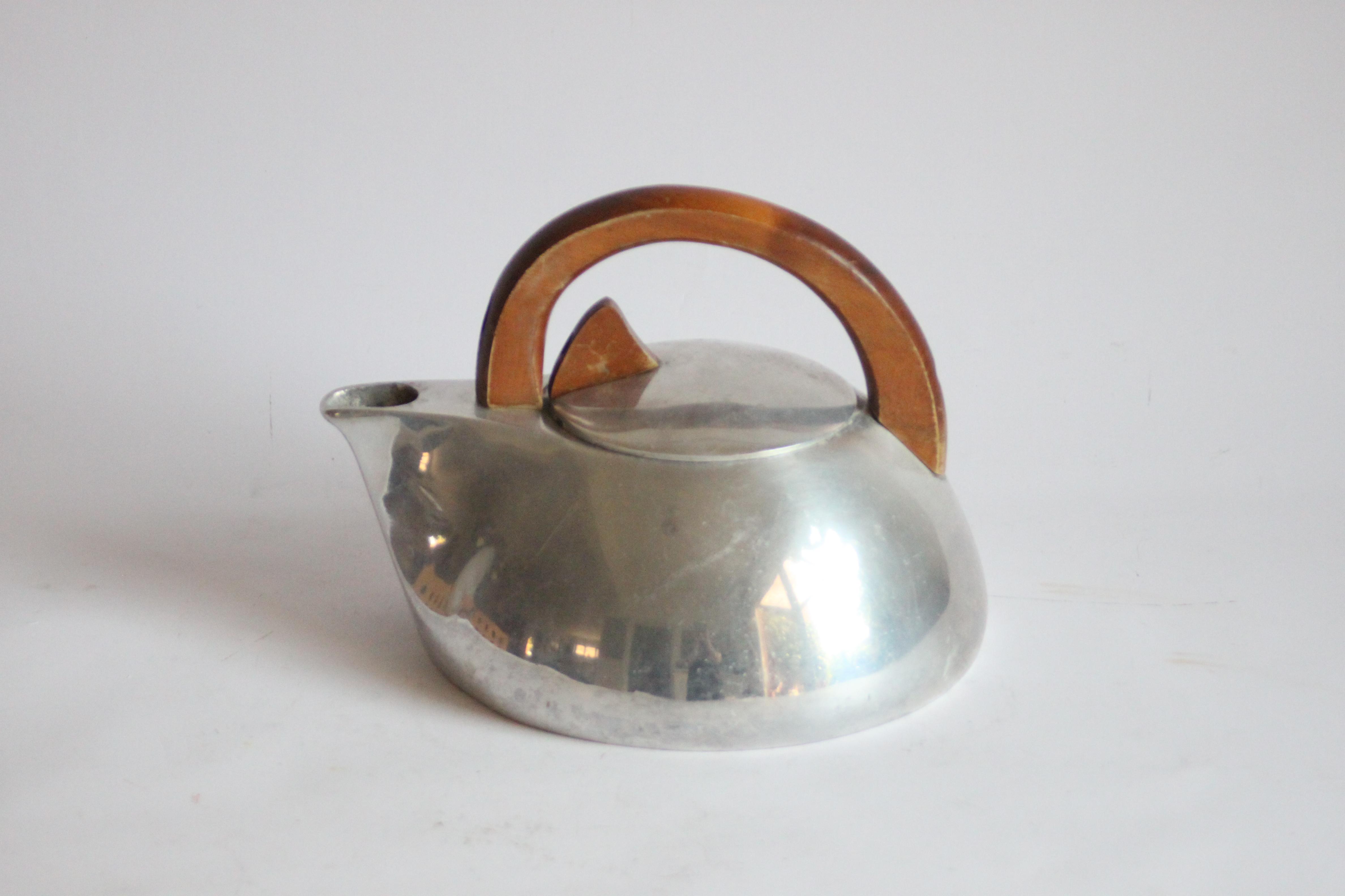 Modern Streamline K3 Kettle by Jean Picquot for Burrage and Boyd
