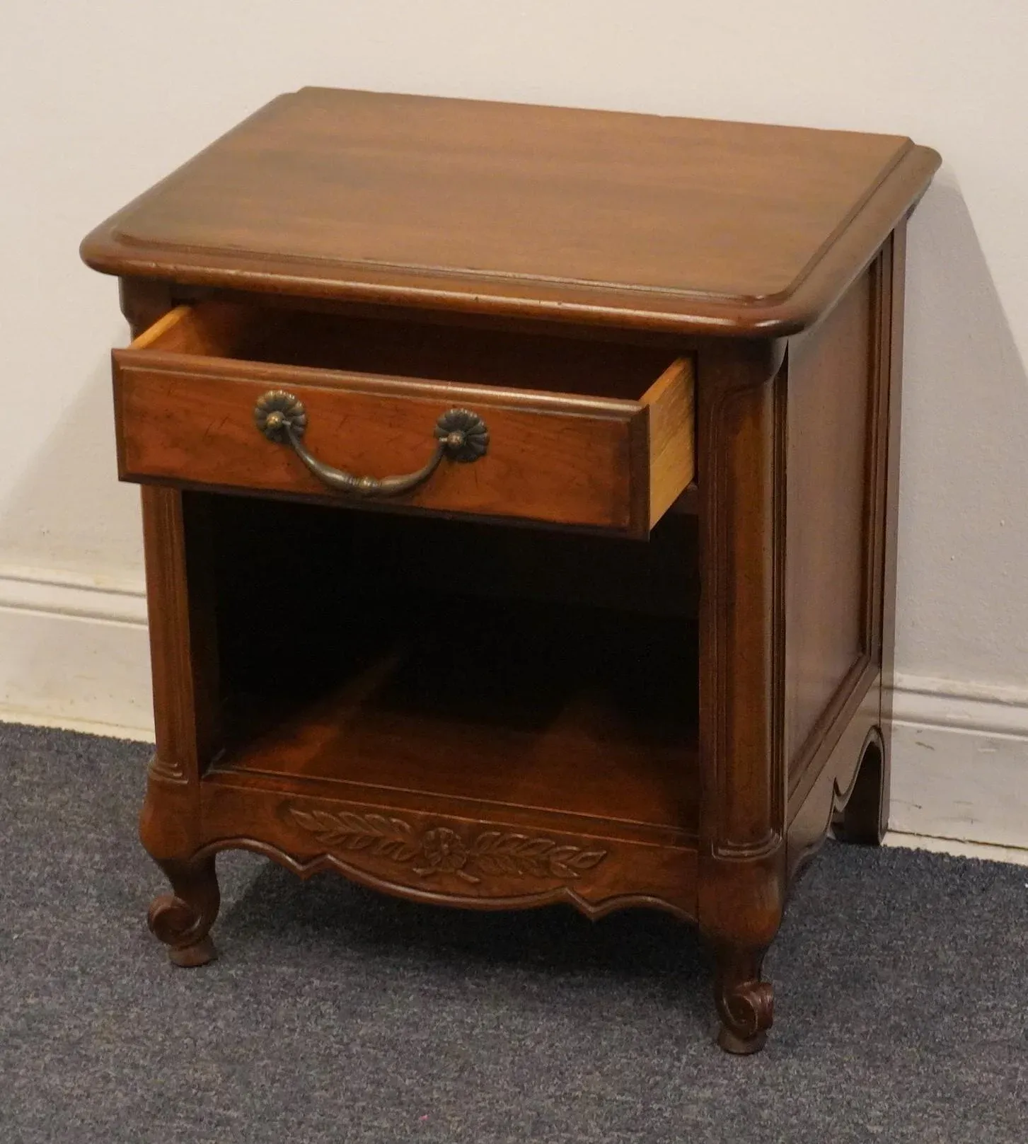 M♦US製　DREXEL　ヴィンテージ　ナイトテーブル　B M♢US製 DREXEL ヴィンテージ ナイトテーブル B