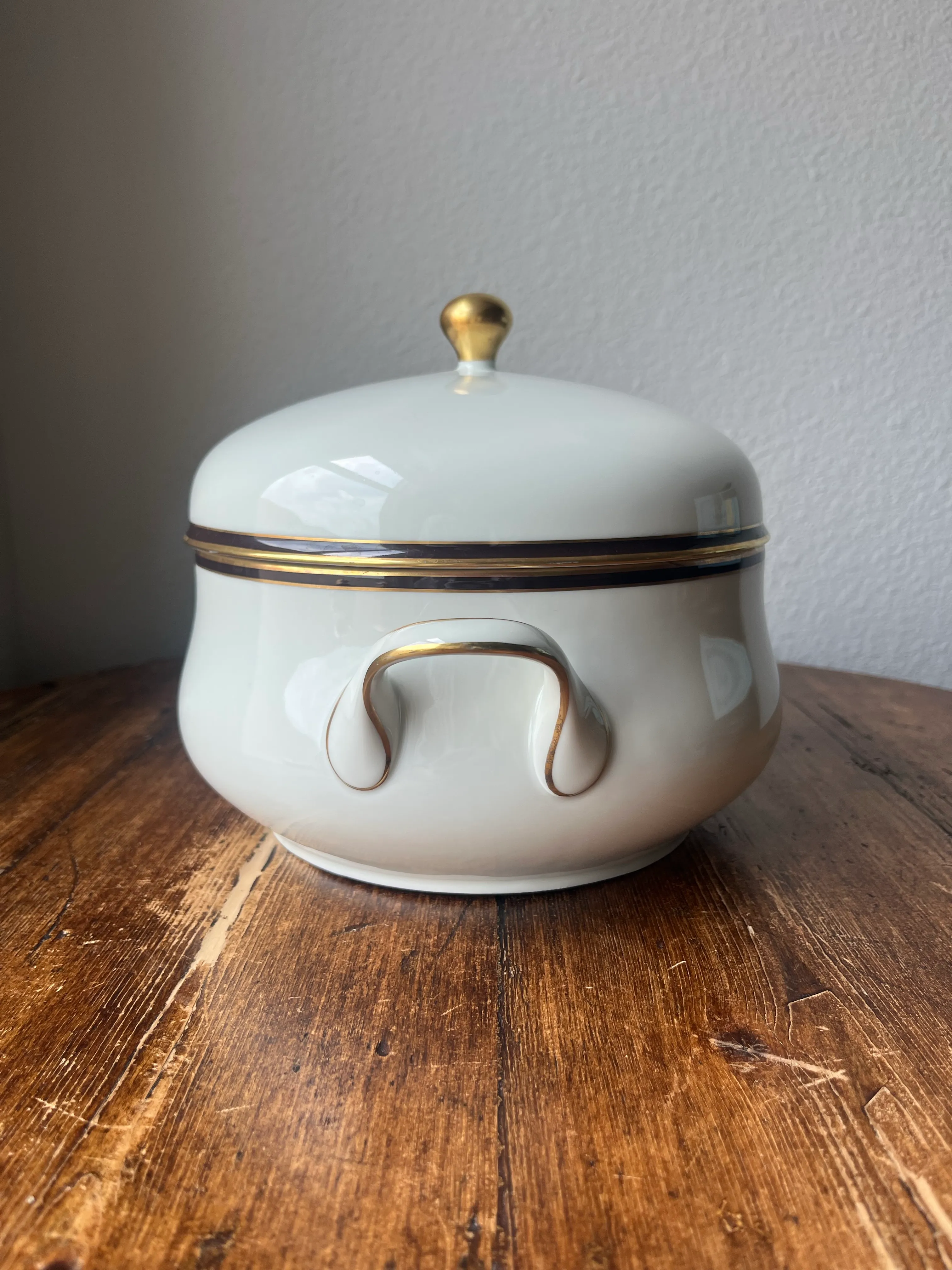 1980s Hutschenreuther Olivia 63 Cream, Maroon and Gold Tureen With