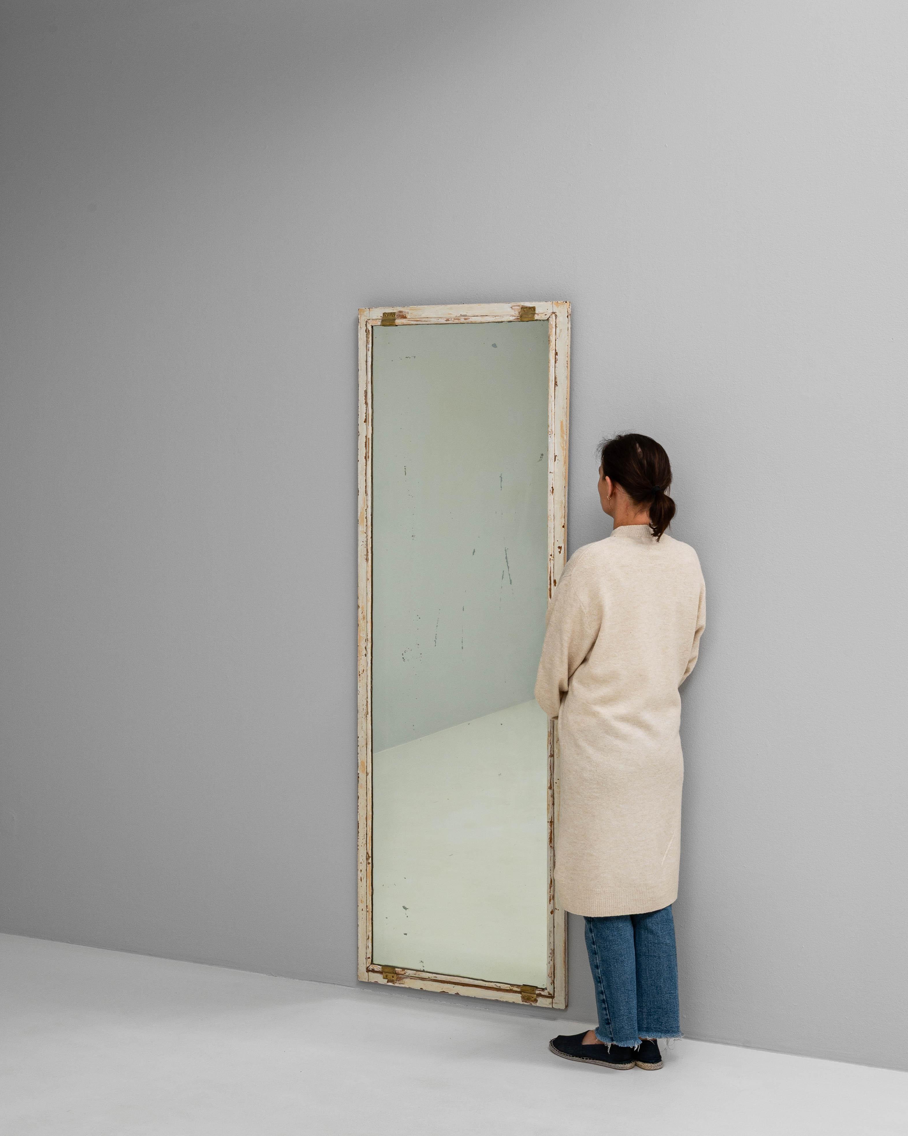 1900s French White Patinated Wooden Floor Mirror