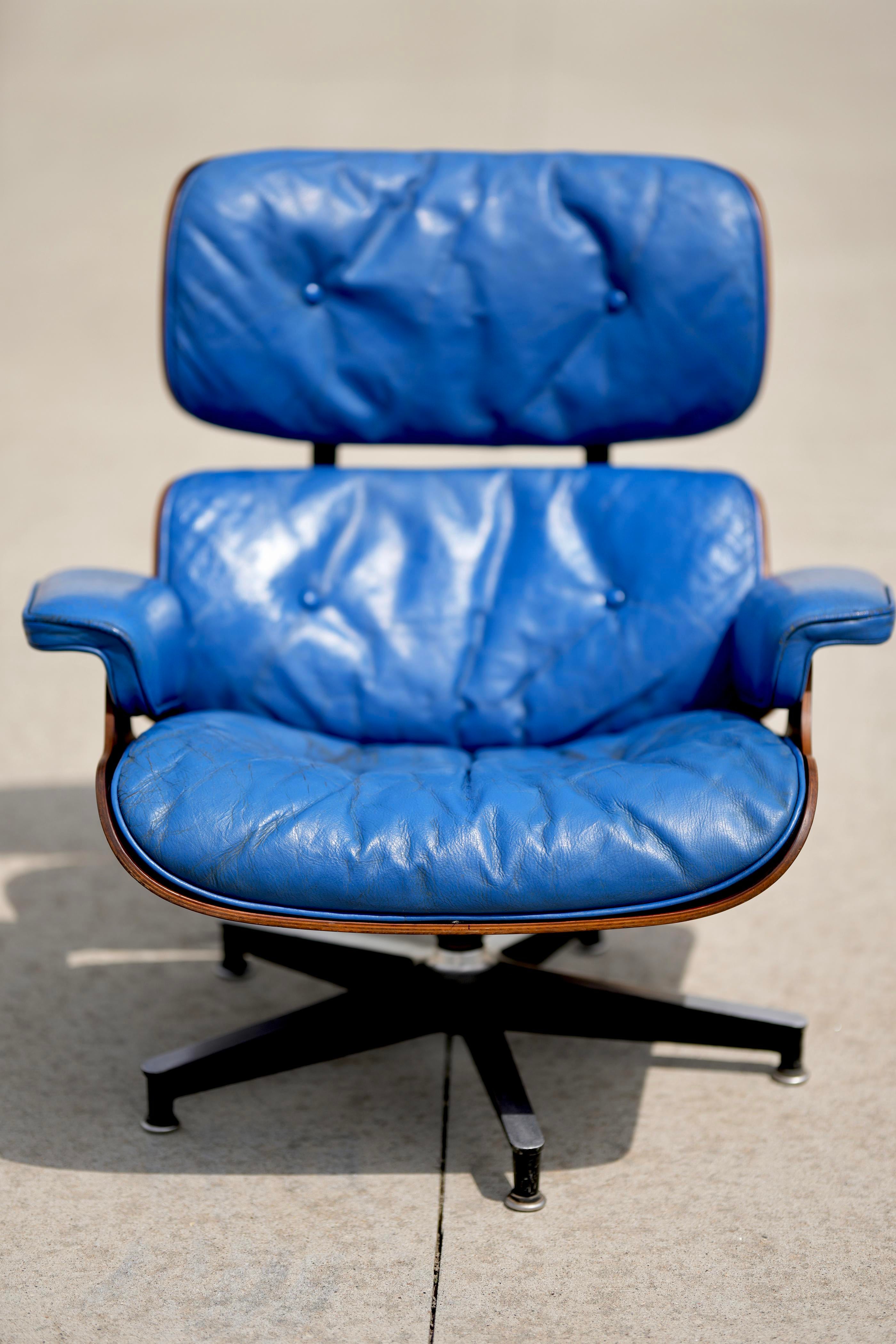 Eames Lounge Chair Blue 1950s First Generation Eames Herman Miller - Main Image