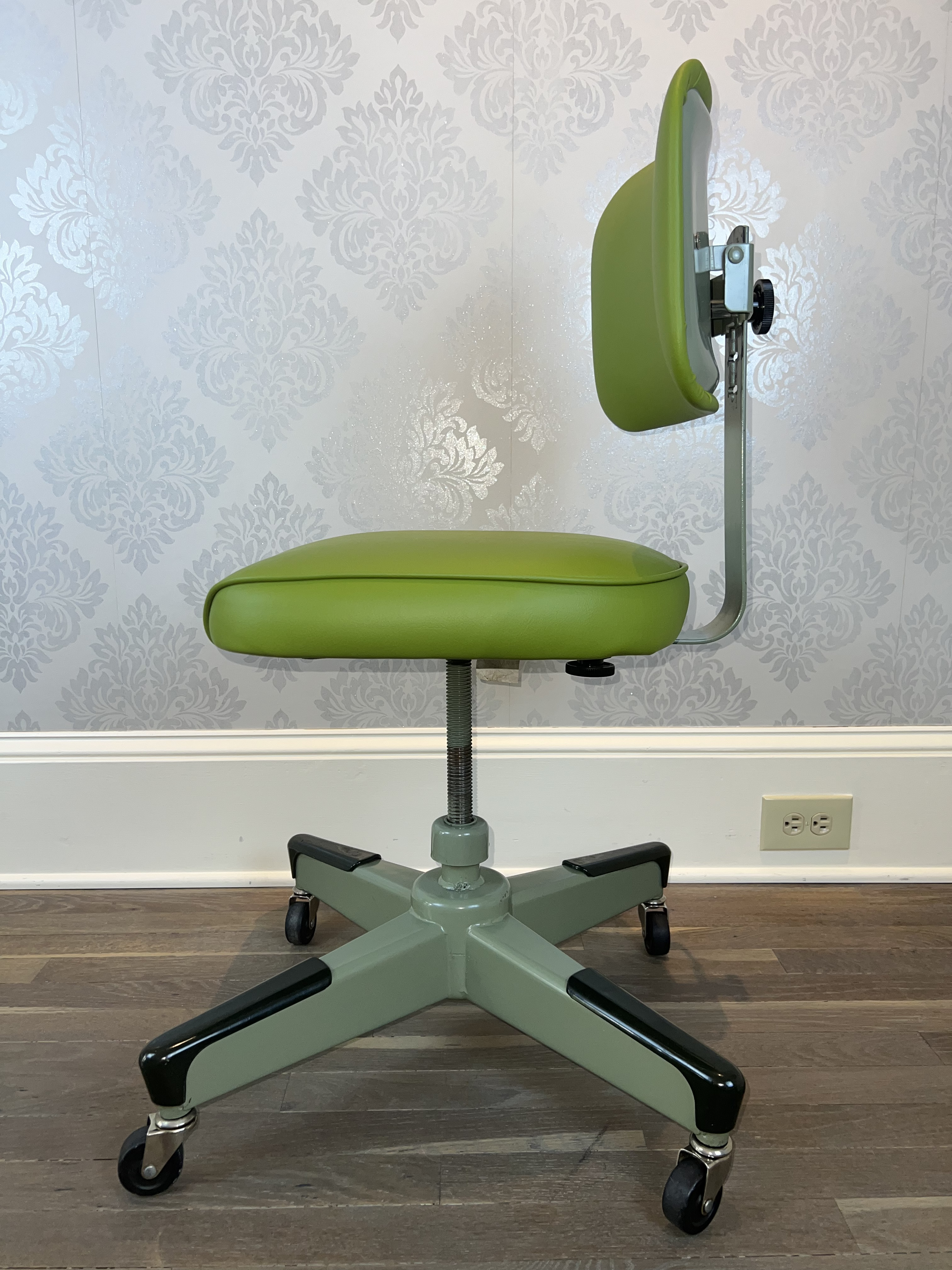 1970s Vintage United Mid-Century Desk Chair | Chairish