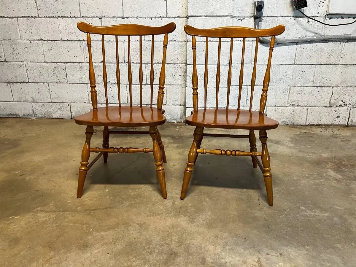 Mid 20th Century Set of Six Vintage Colonial Style Windsor Dining