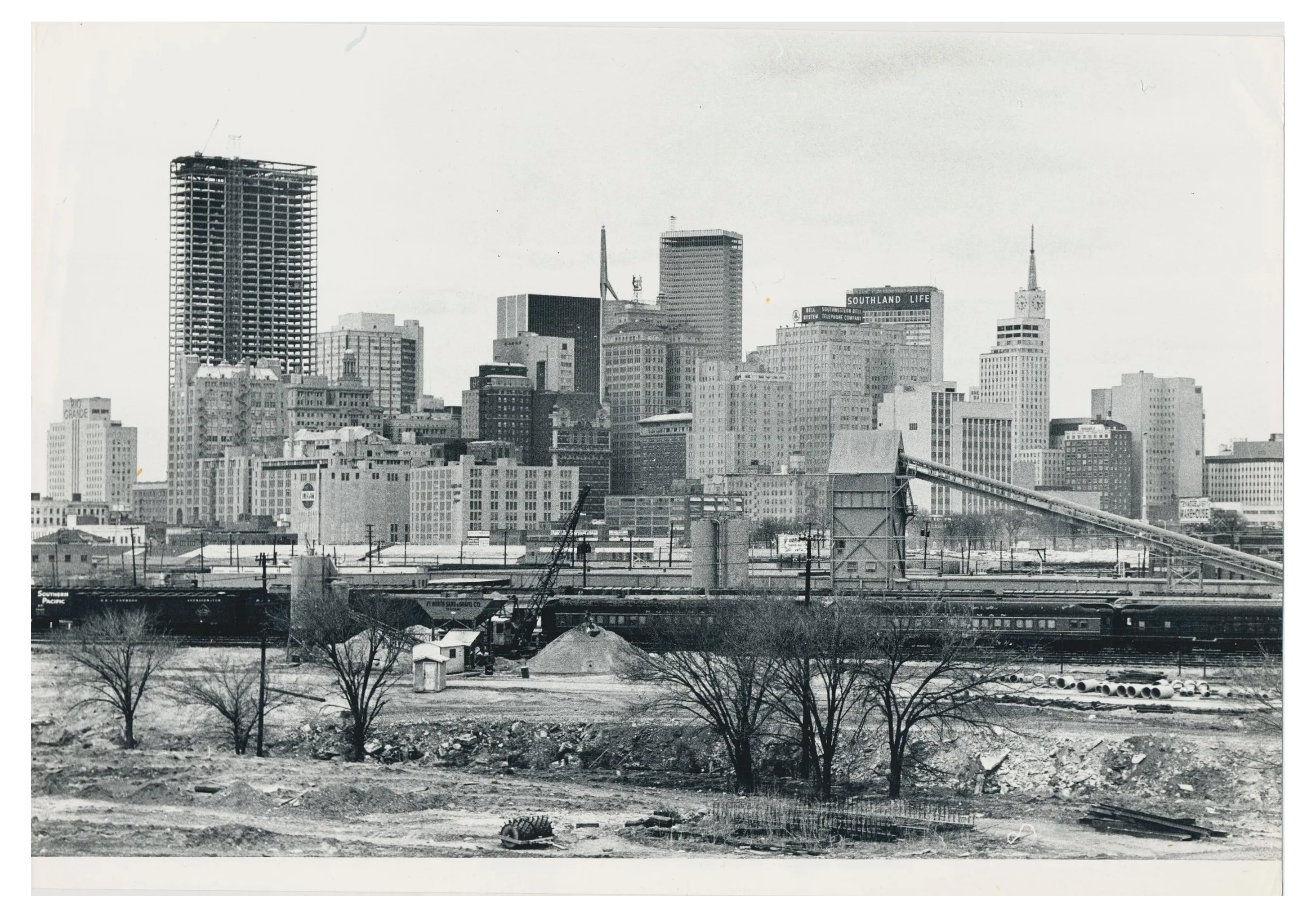 dallas-skyline-usa-1960s-black