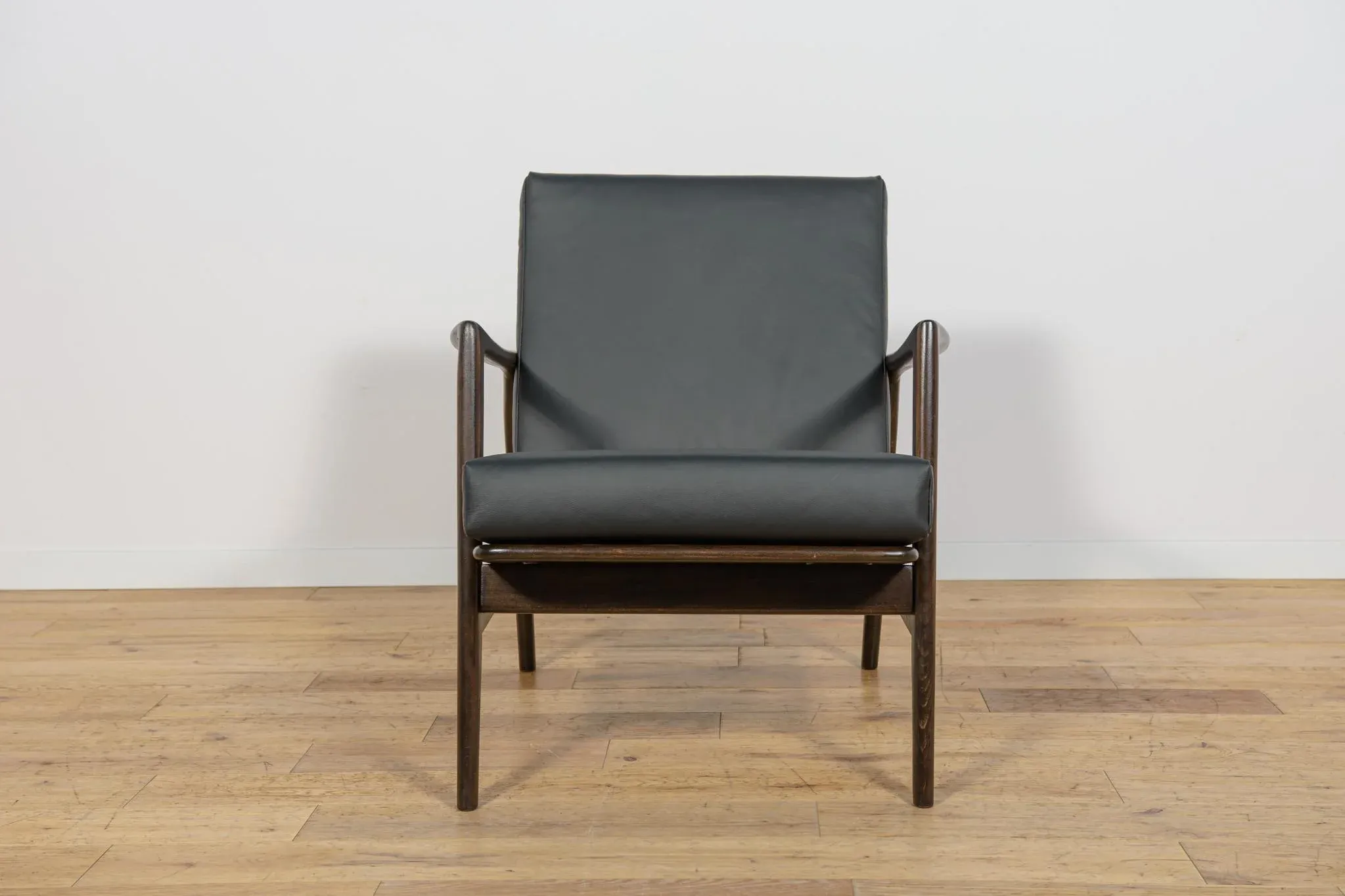 Set of Model 300-139 Armchairs from Swarzędz Furniture Factory, Poland, 1960s