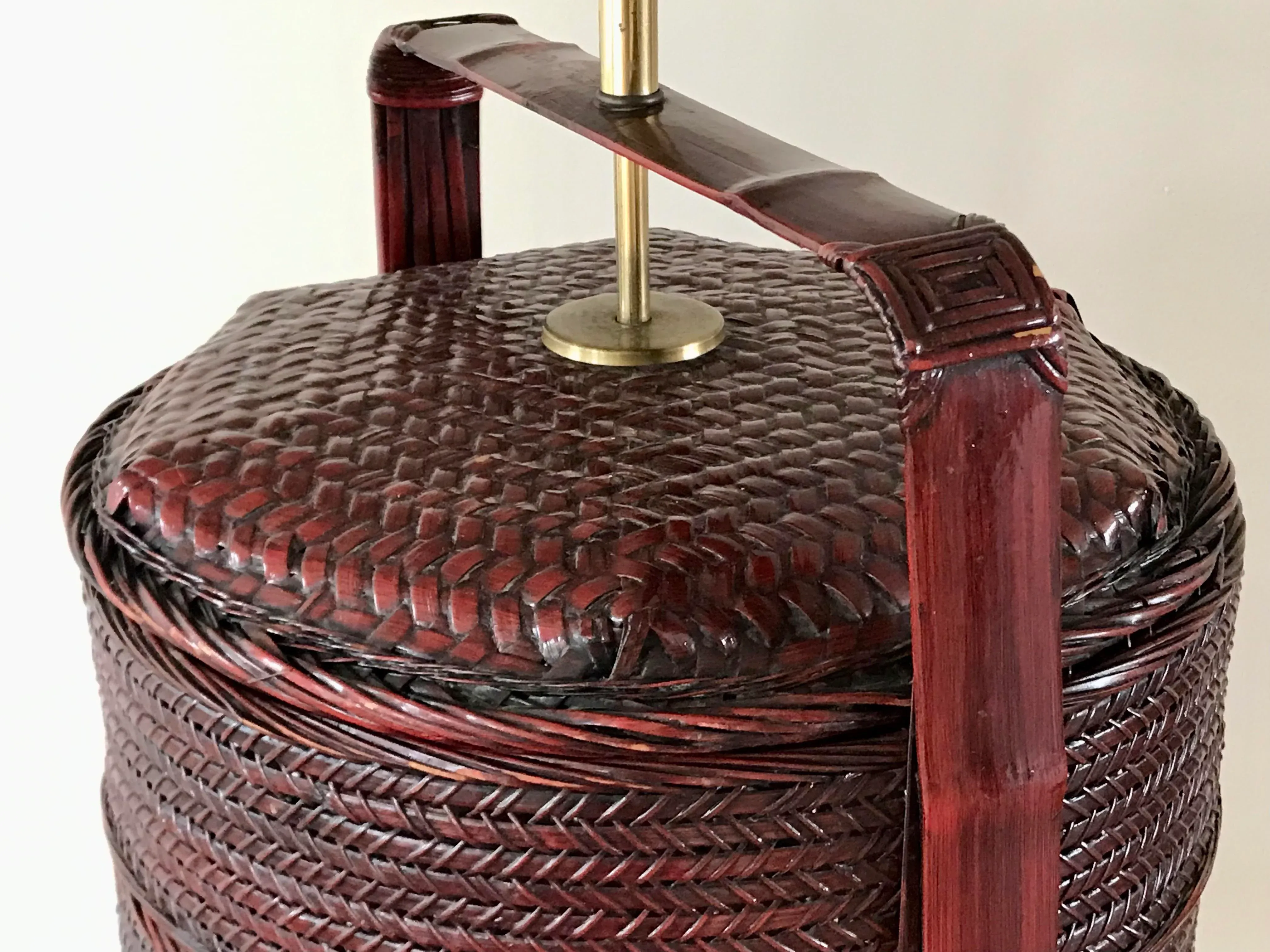 赤と白　HOBNEIL BRIDES BASKET VASE Vintage Antique Victorian Silver Plate & Cased Art Glass