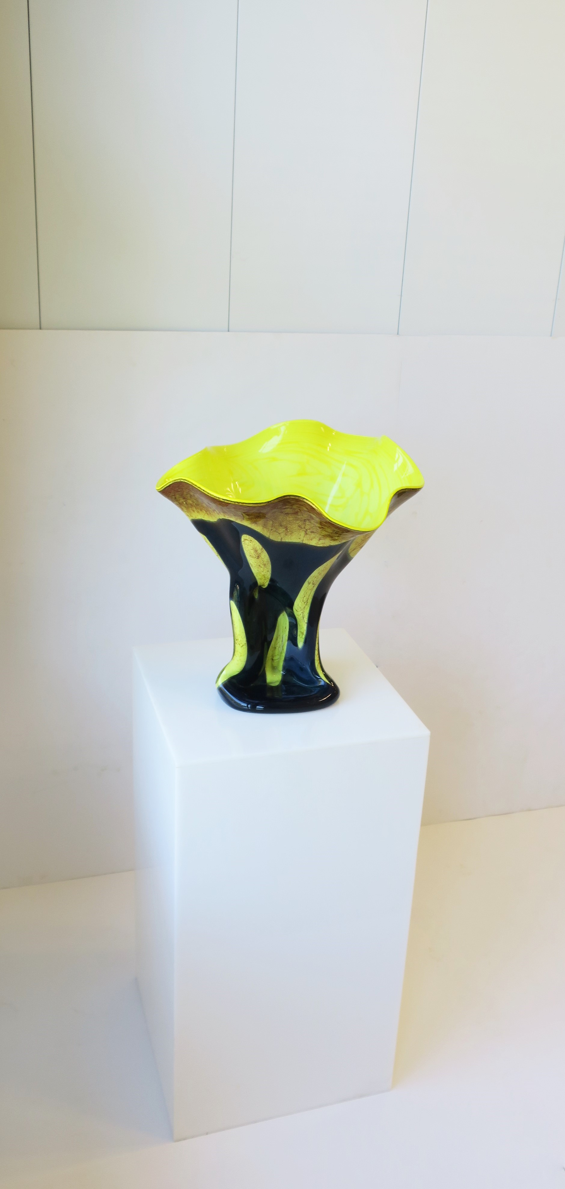 工芸品 Murano Glass Vase (Green & Yellow) Multicoloured Murano glass vase in Fazzoletto style, 1970s