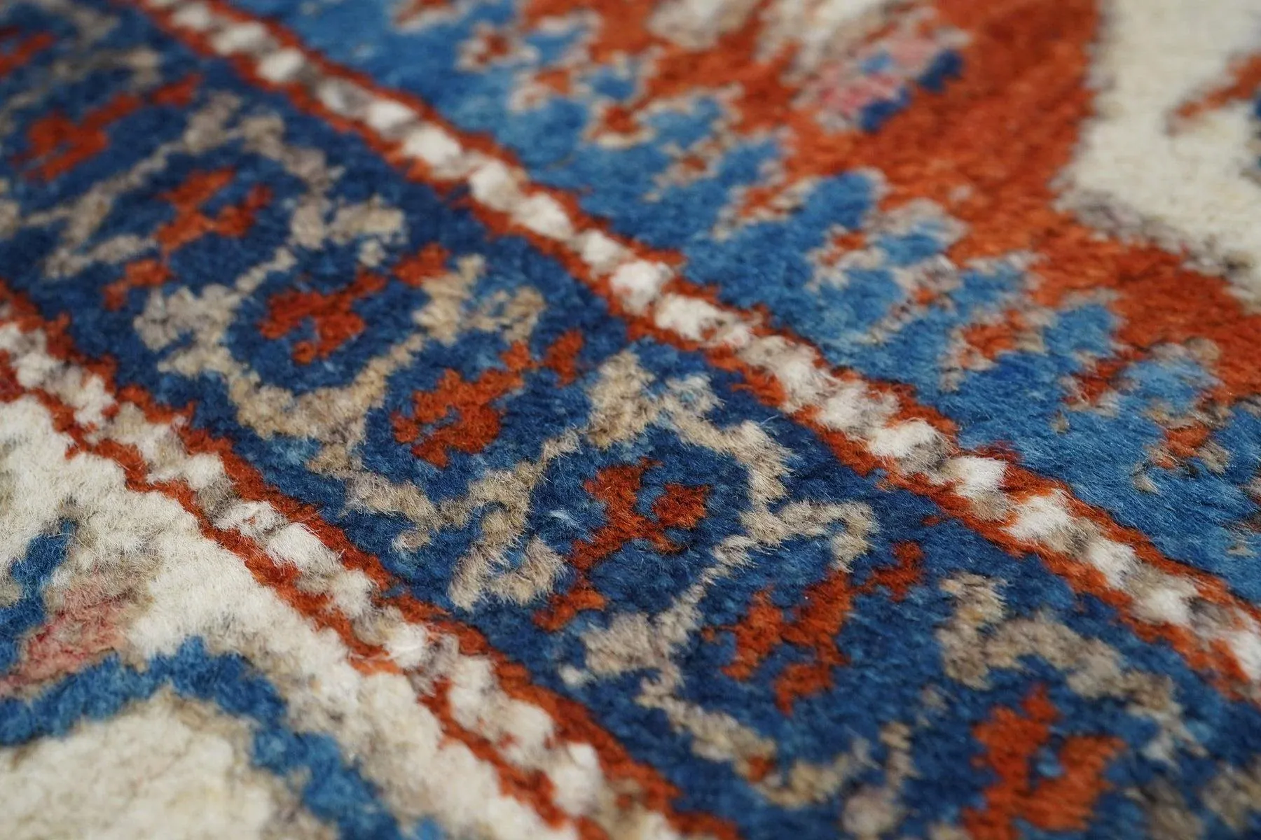 Antique Karajeh Weave Rug 4\'5\'\' x 7\'5\'\'